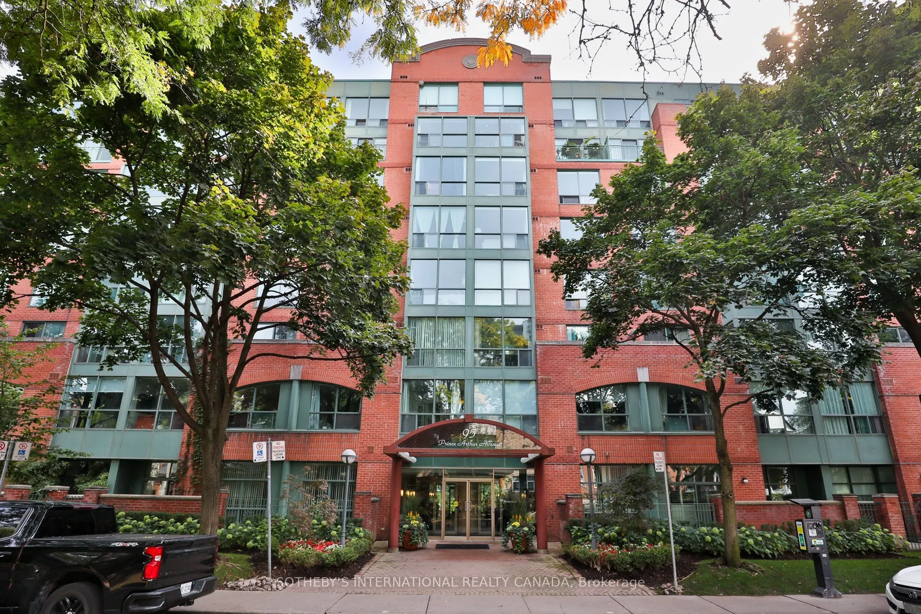 95 Prince Arthur Drive, #723