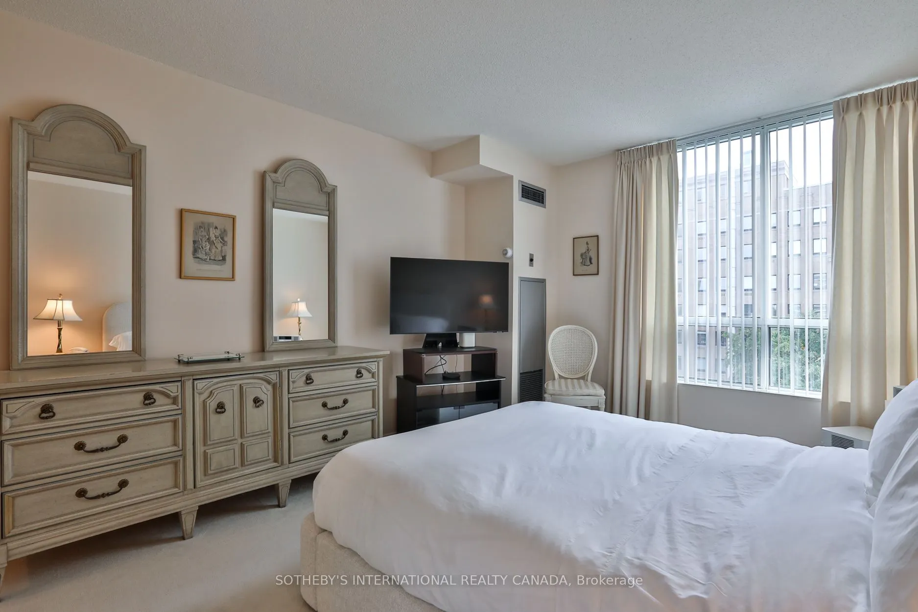 95 Prince Arthur Drive, #723