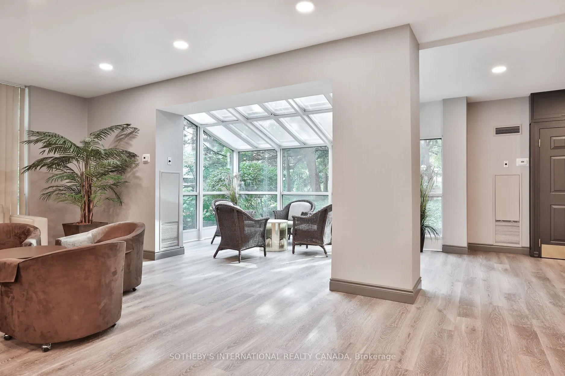 95 Prince Arthur Drive, #723