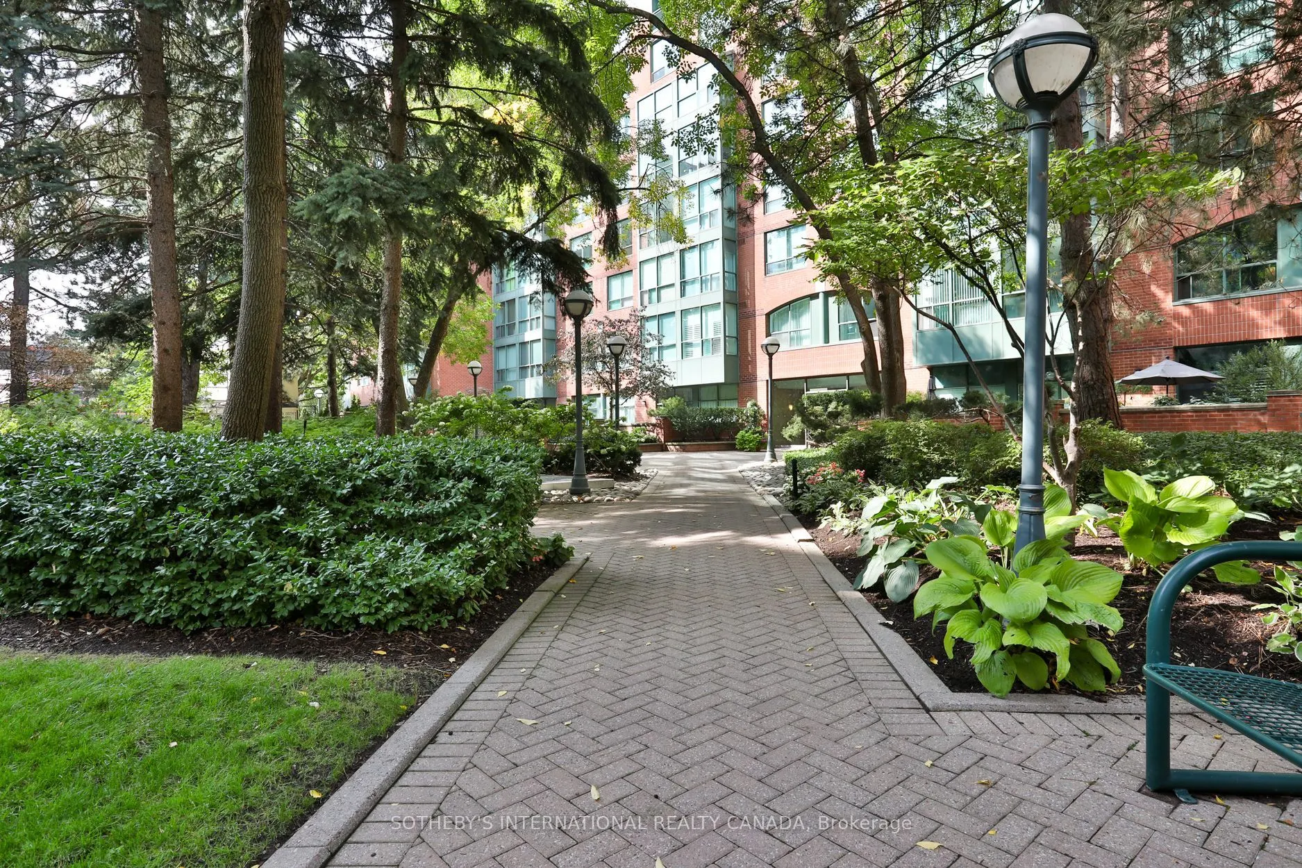 95 Prince Arthur Drive, #723