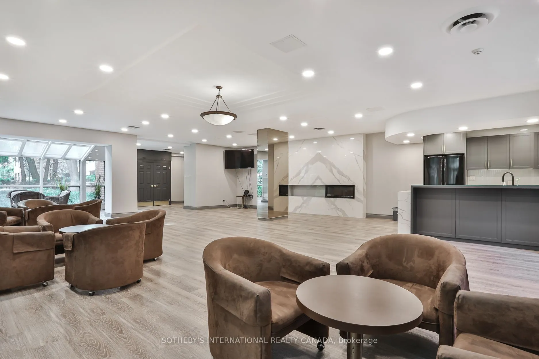 95 Prince Arthur Drive, #723