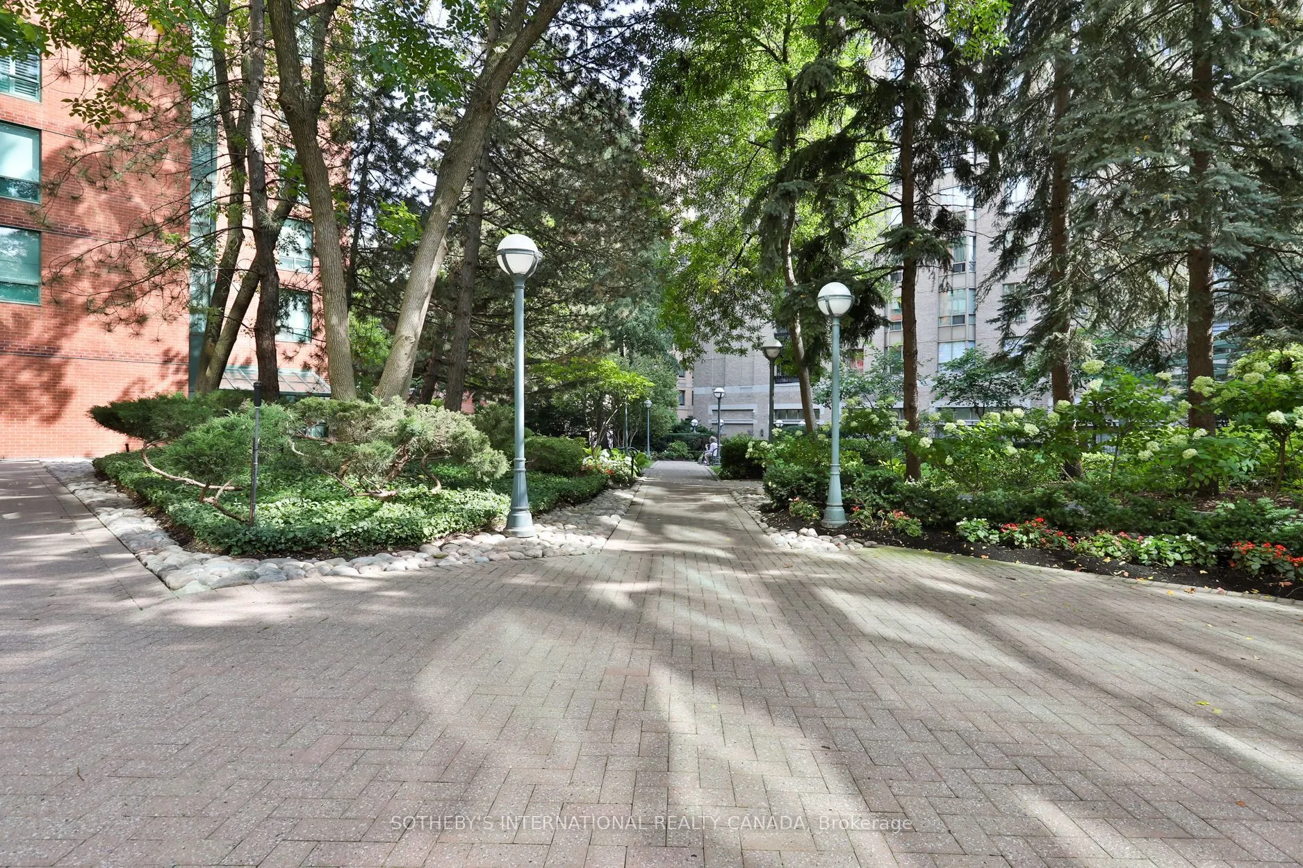 95 Prince Arthur Drive, #723