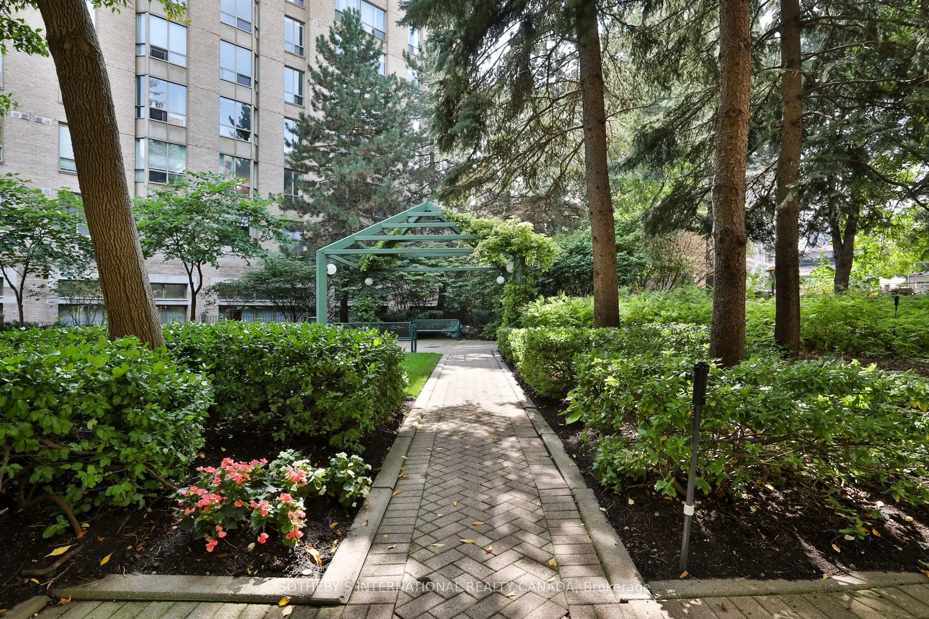 95 Prince Arthur Drive, #723