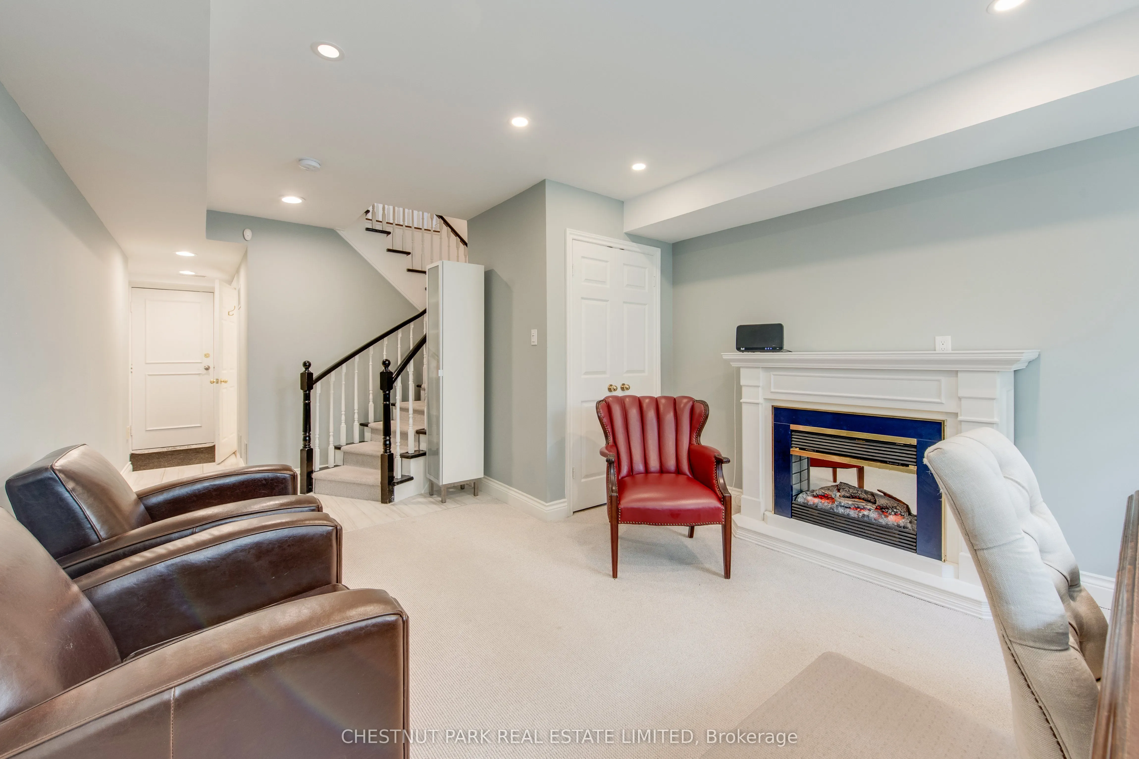 94 Crescent Road, #4