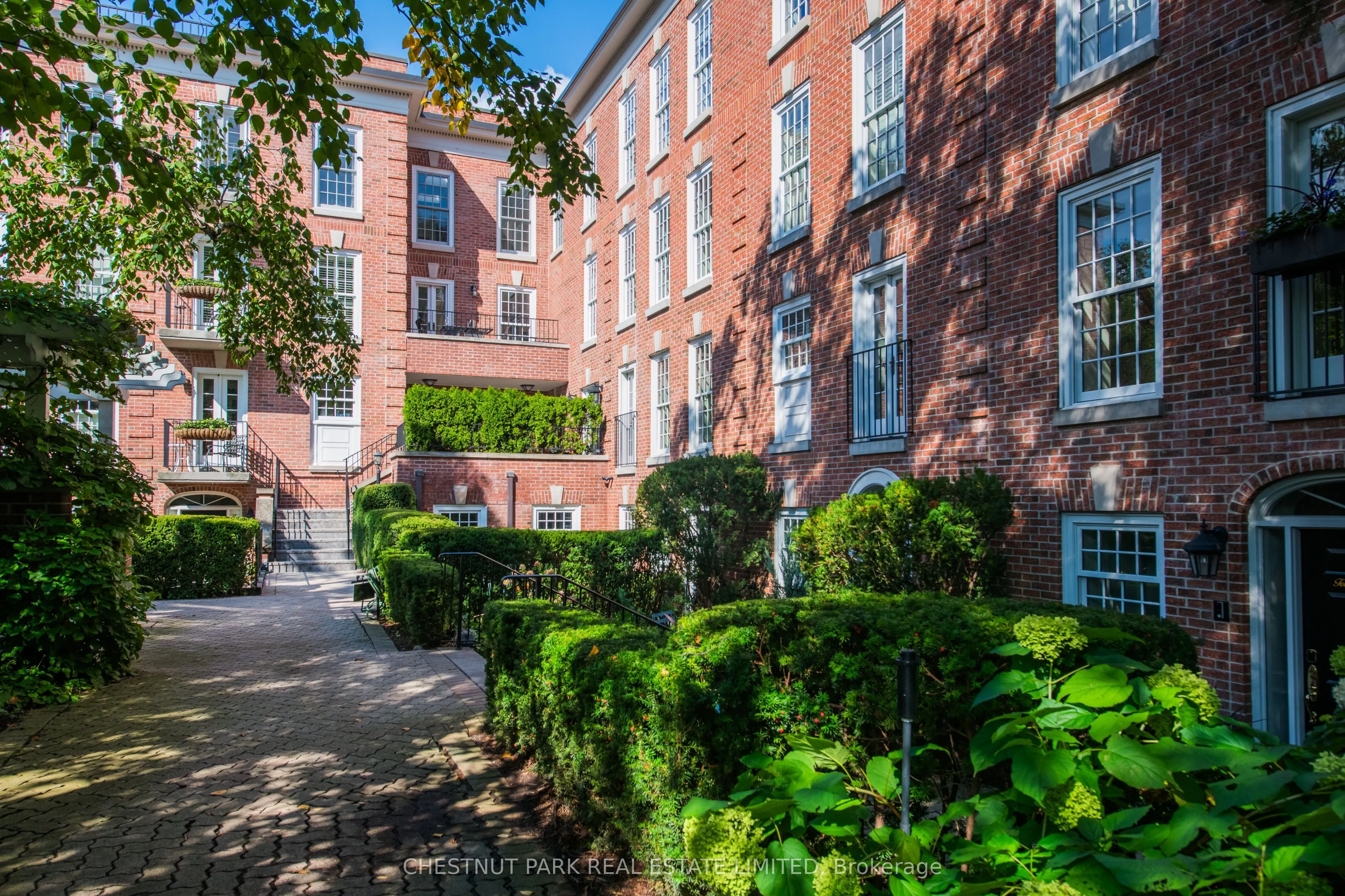 94 Crescent Road, #4