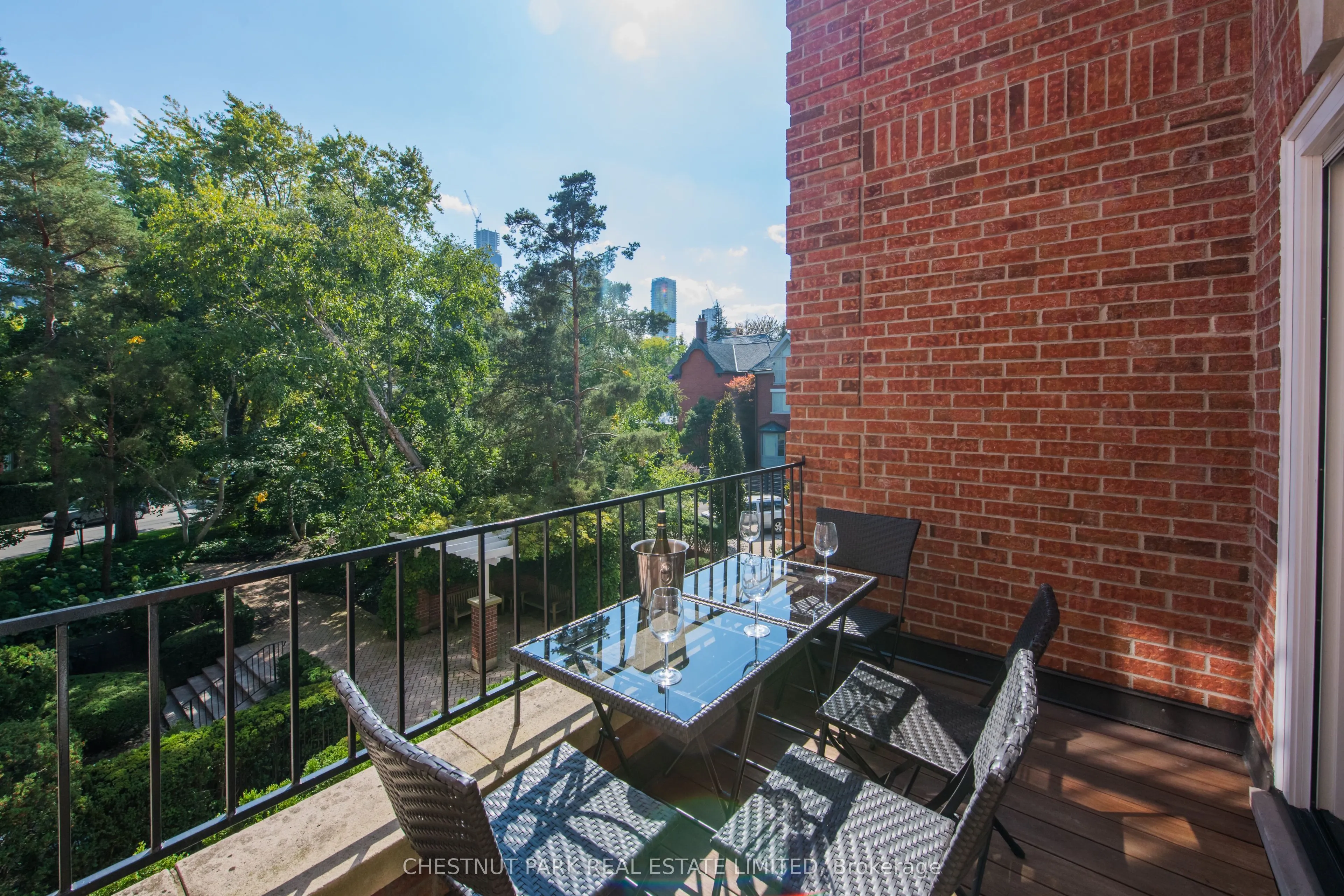 94 Crescent Road, #4