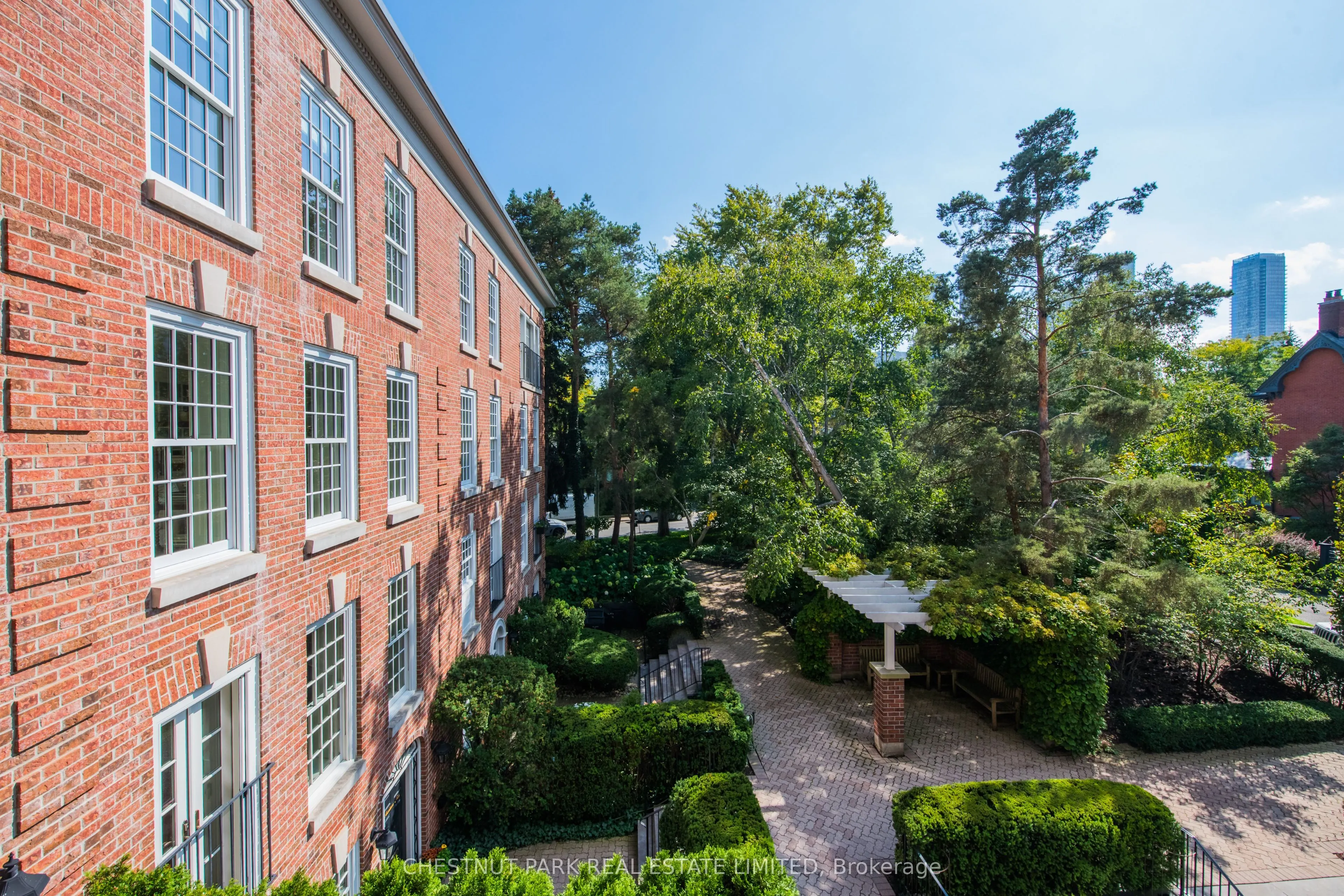 94 Crescent Road, #4