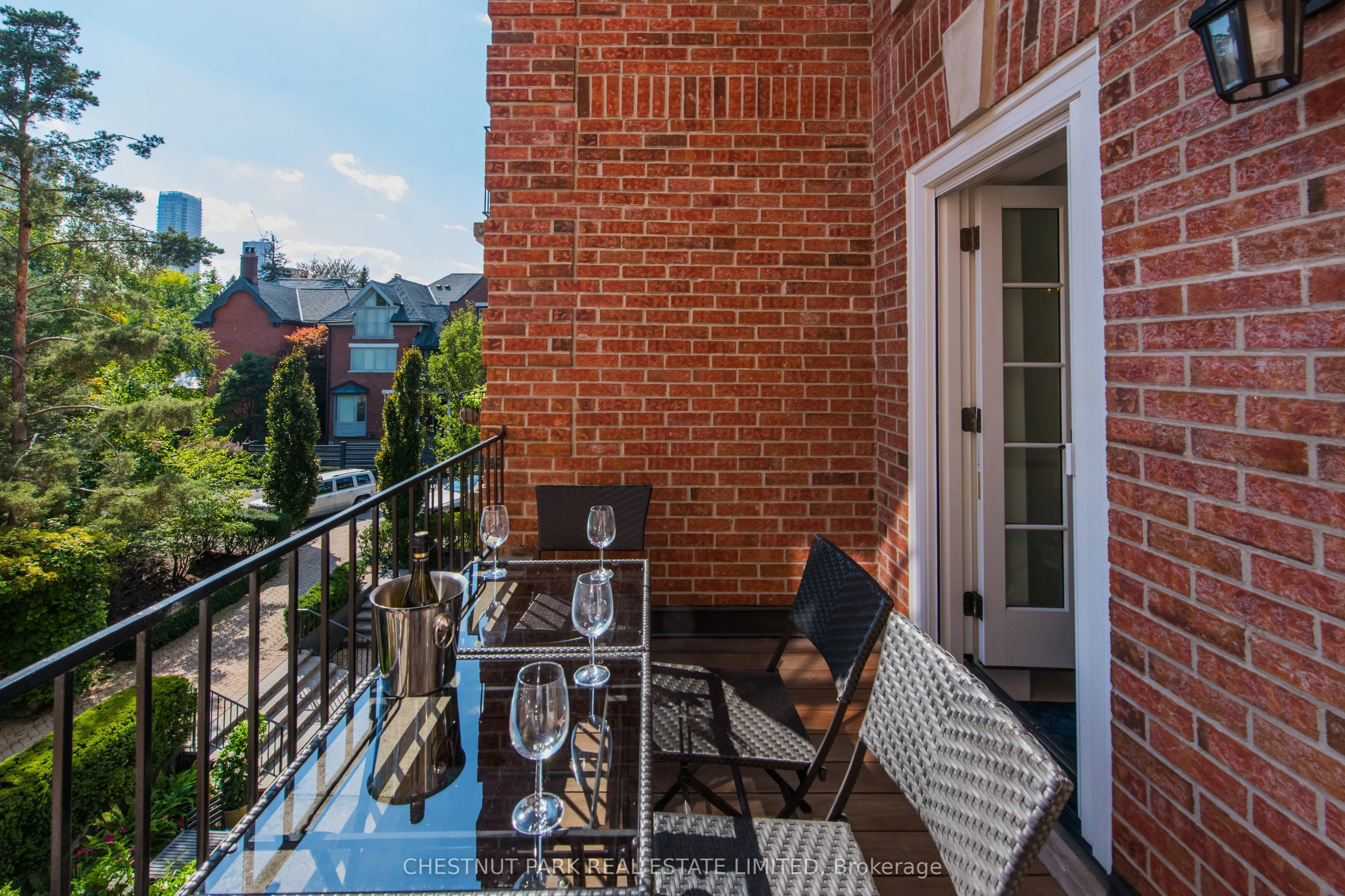 94 Crescent Road, #4