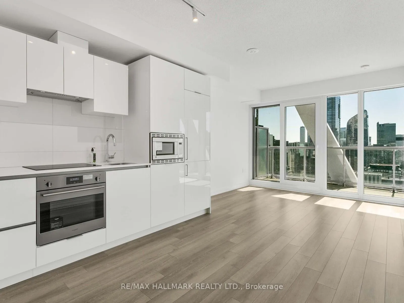 230 Simcoe Street, #3217