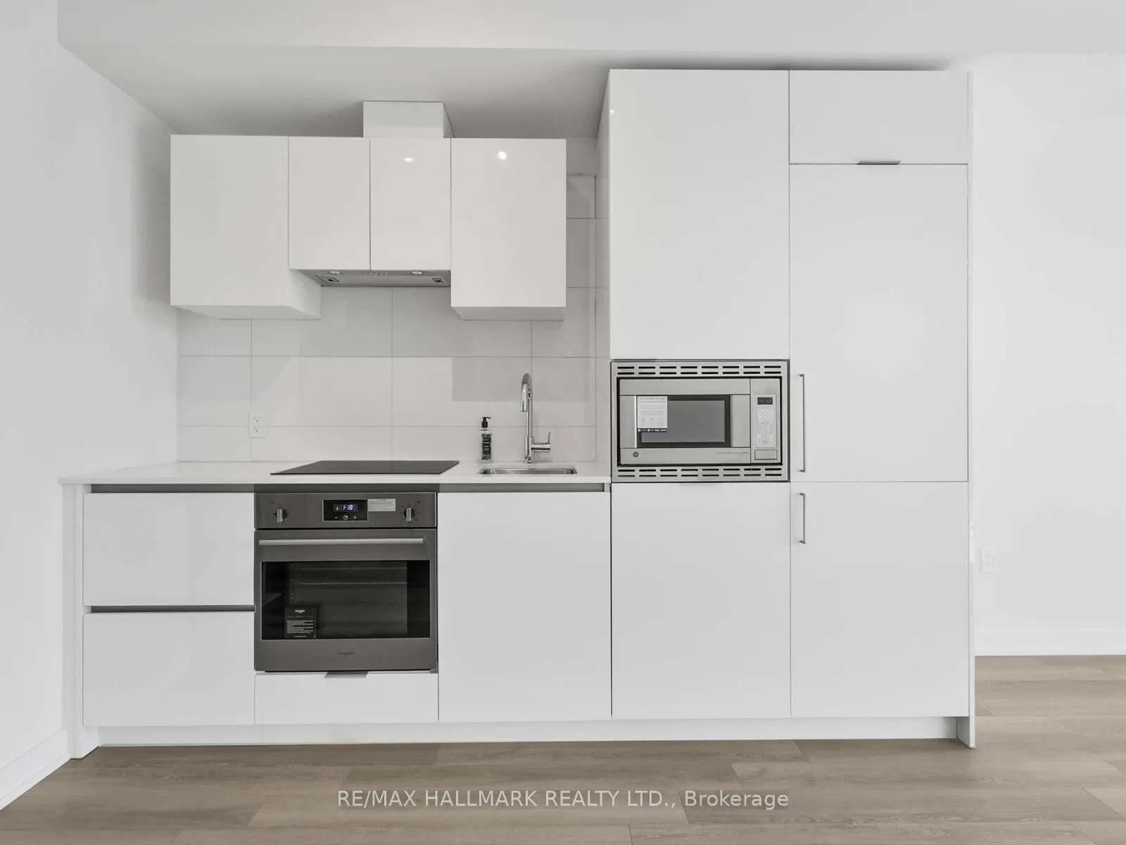 230 Simcoe Street, #3217