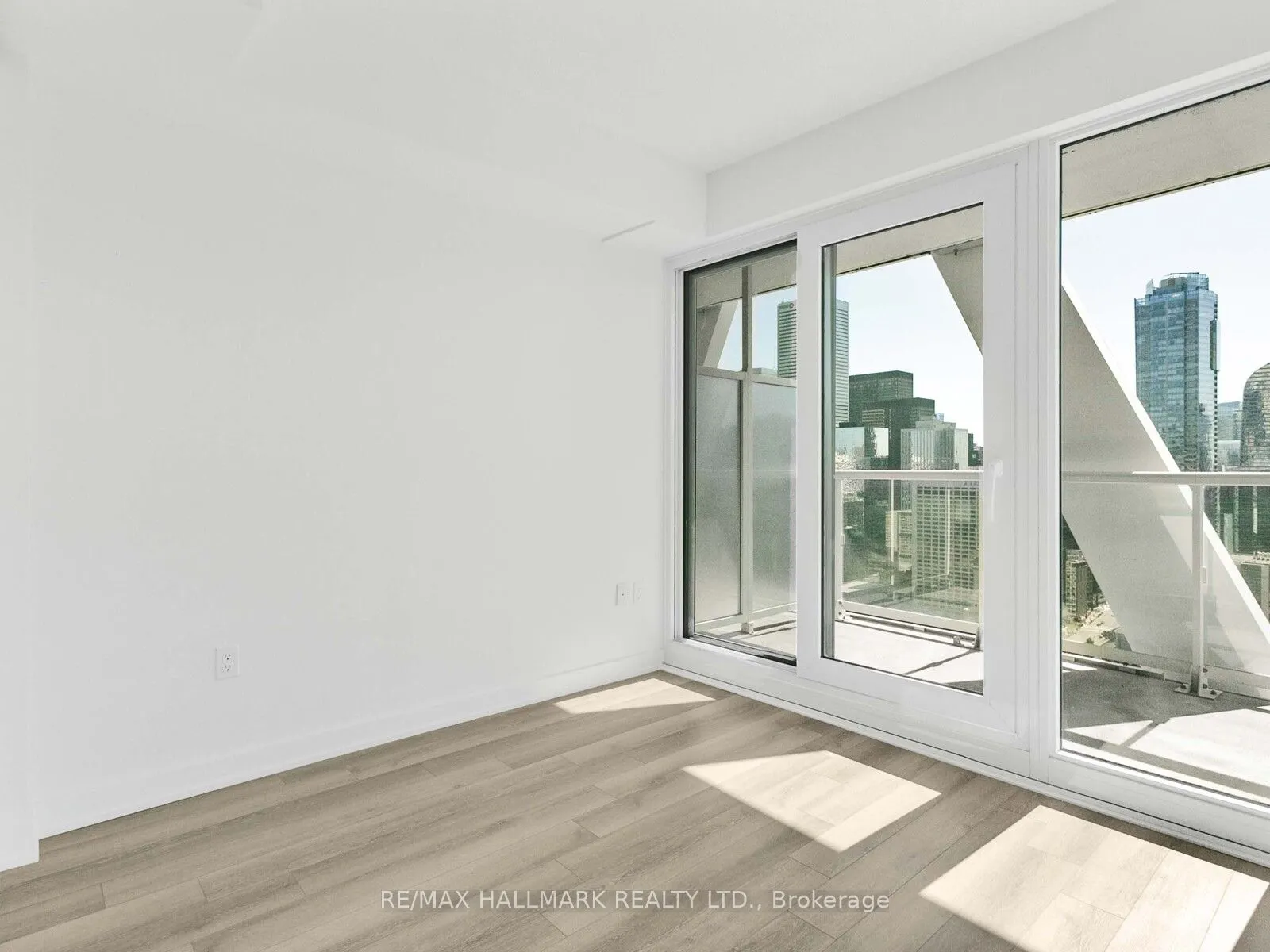 230 Simcoe Street, #3217