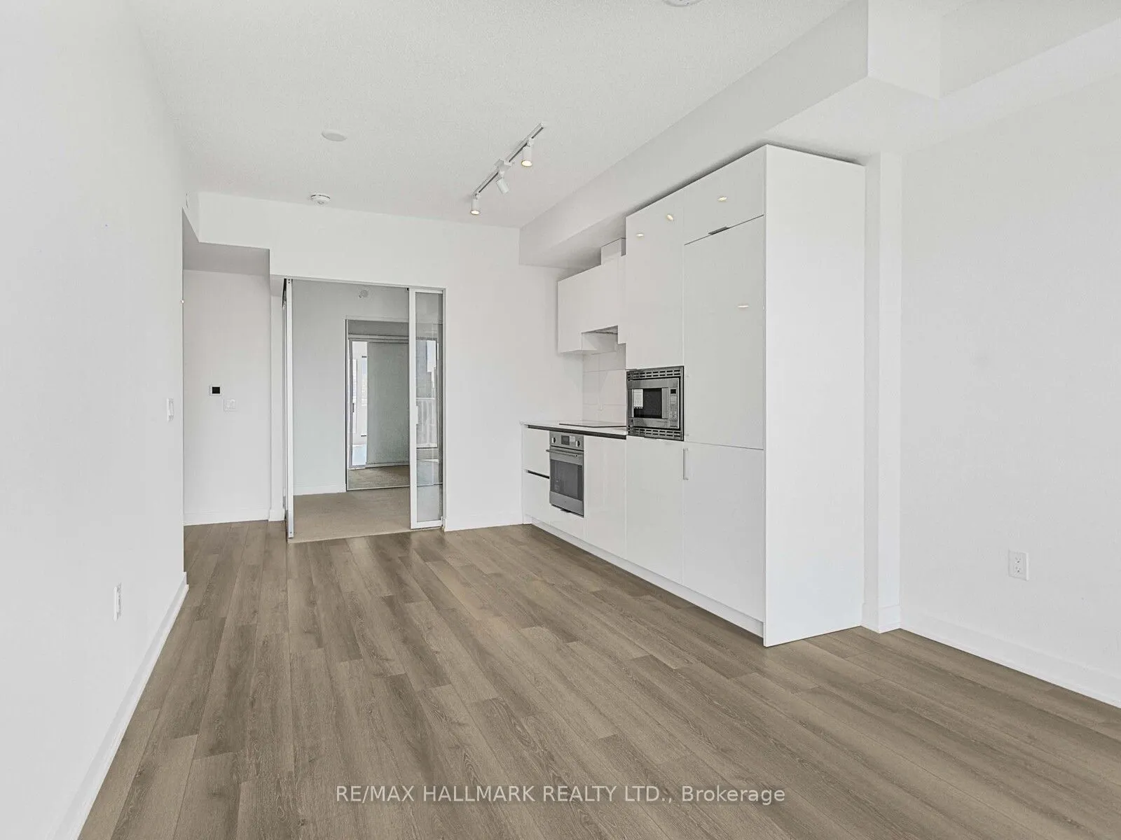 230 Simcoe Street, #3217