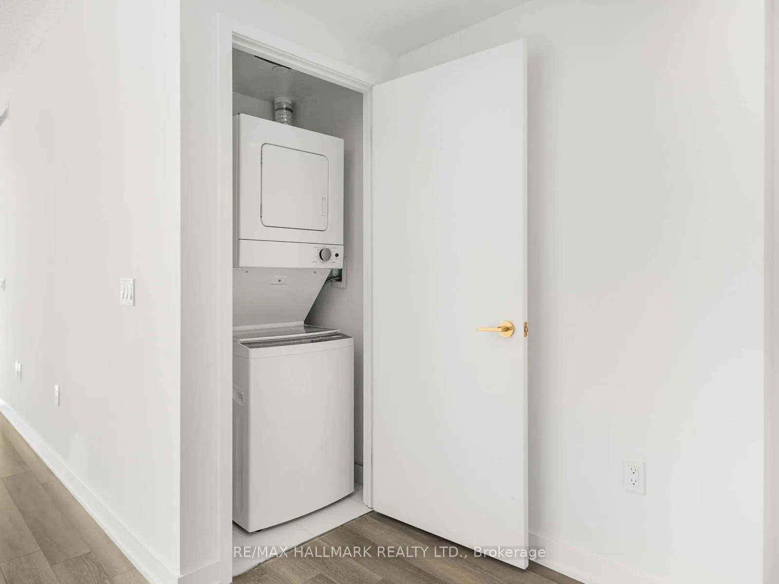 230 Simcoe Street, #3217