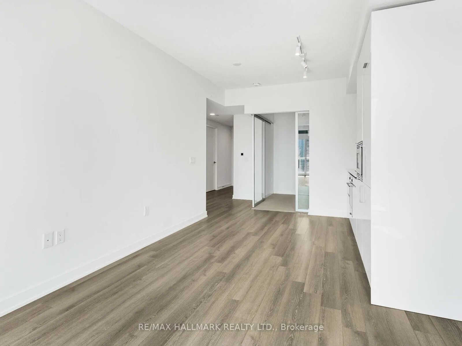230 Simcoe Street, #3217