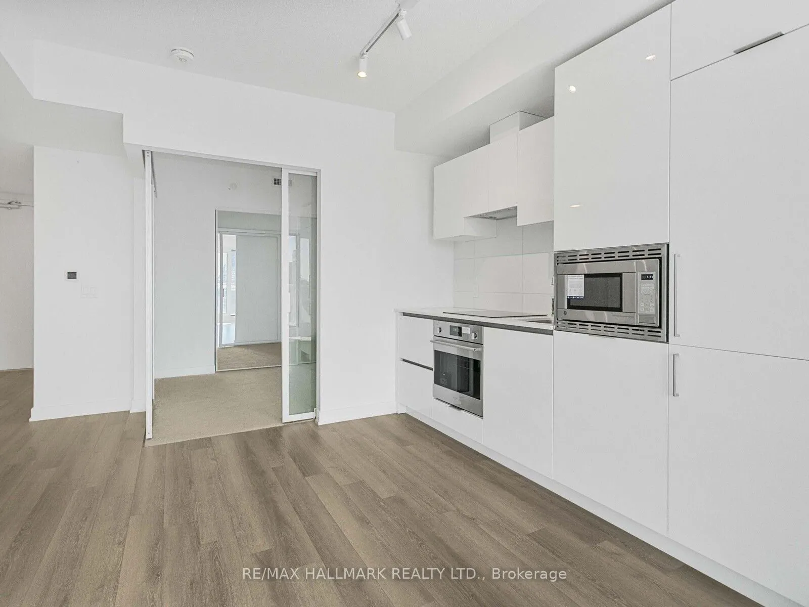230 Simcoe Street, #3217