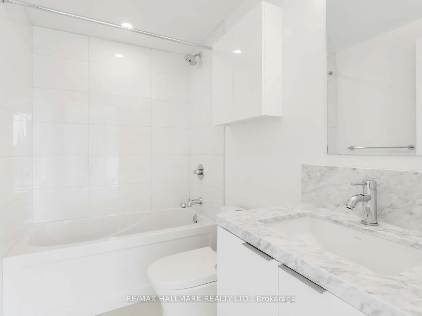 230 Simcoe Street, #3217