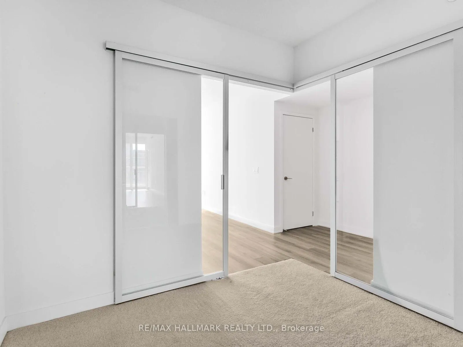 230 Simcoe Street, #3217