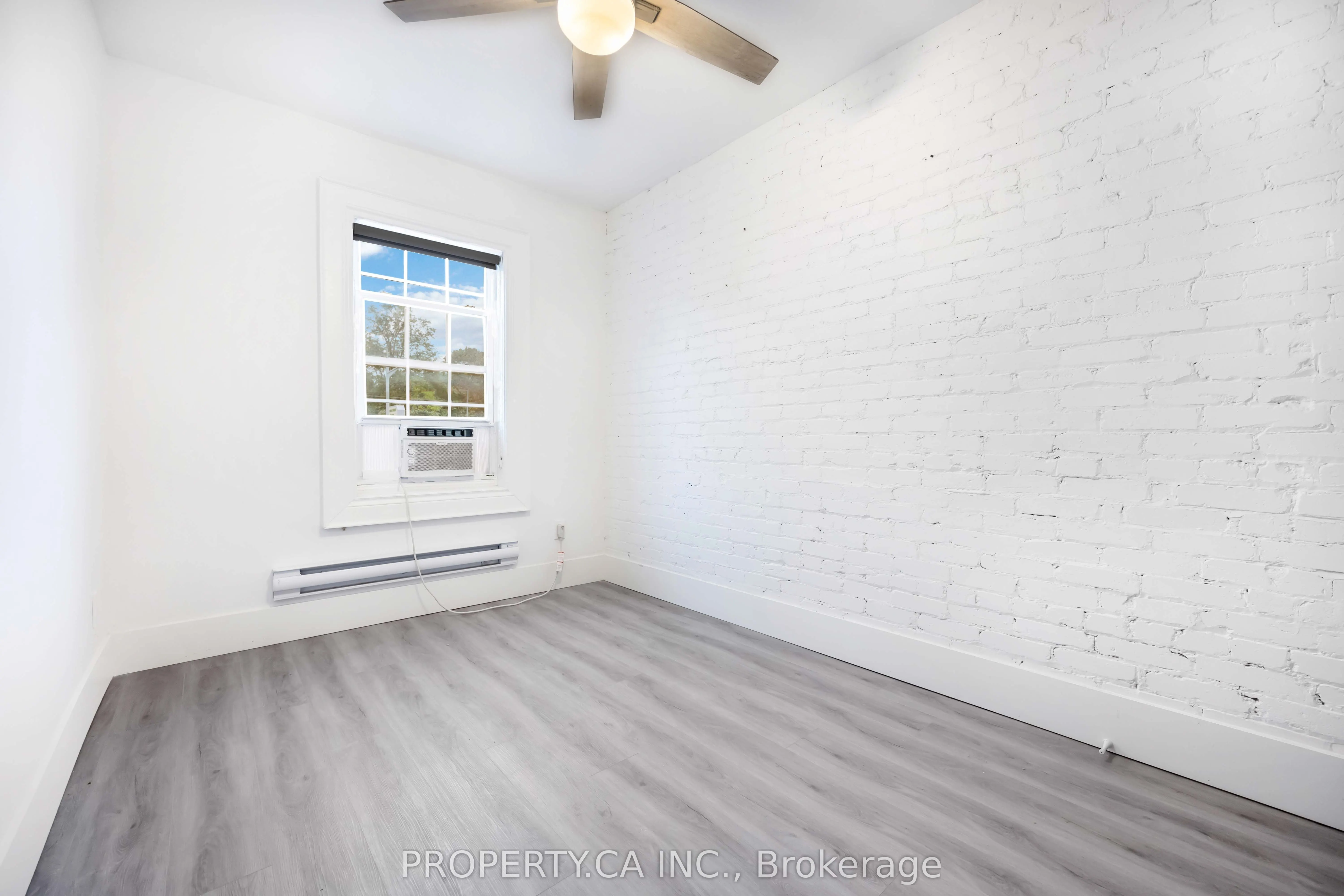647A St Clair Avenue W