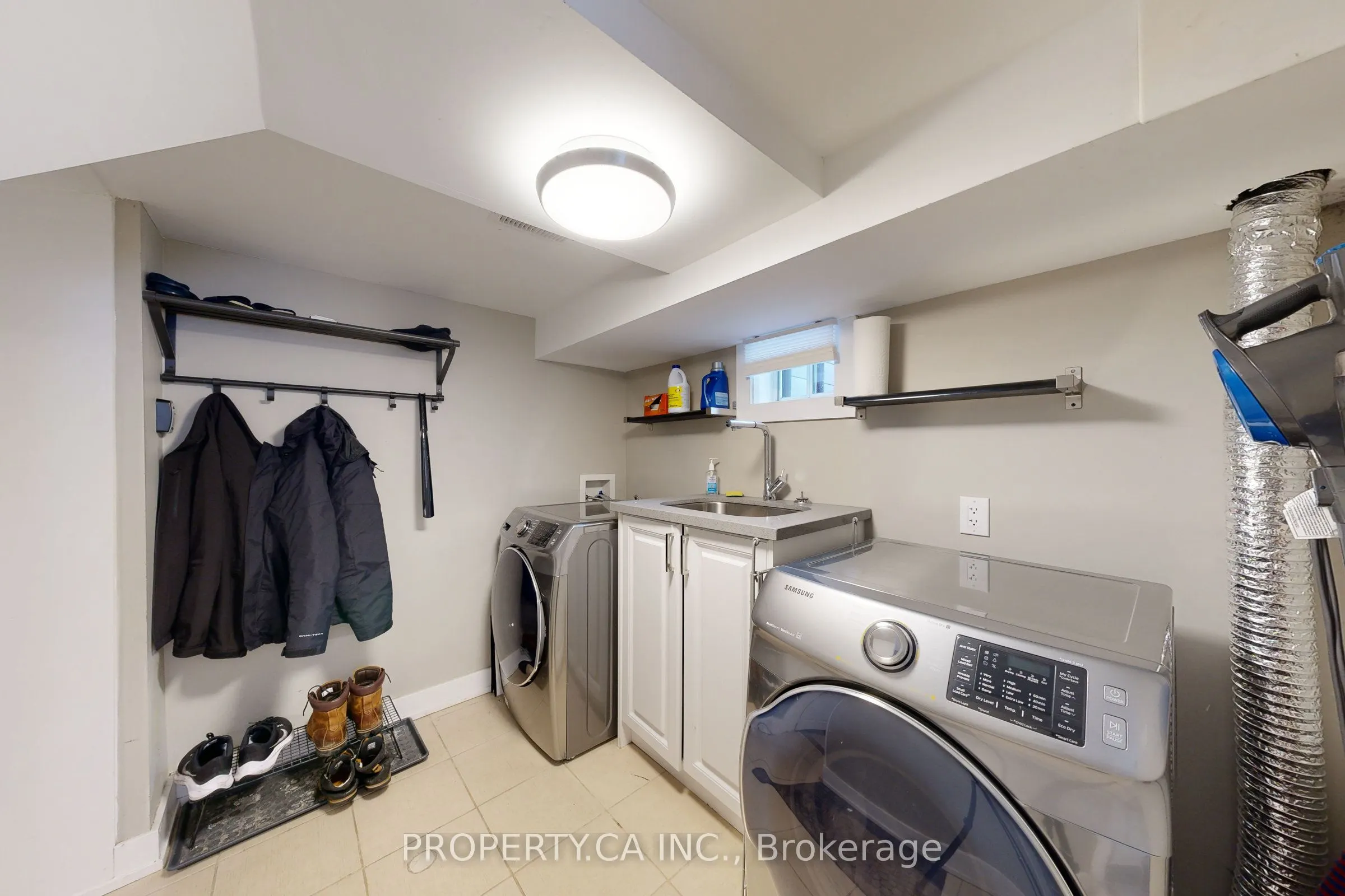 635 Christie Street, #Main