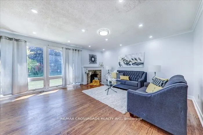 2 Tangmere Rd (main) Road