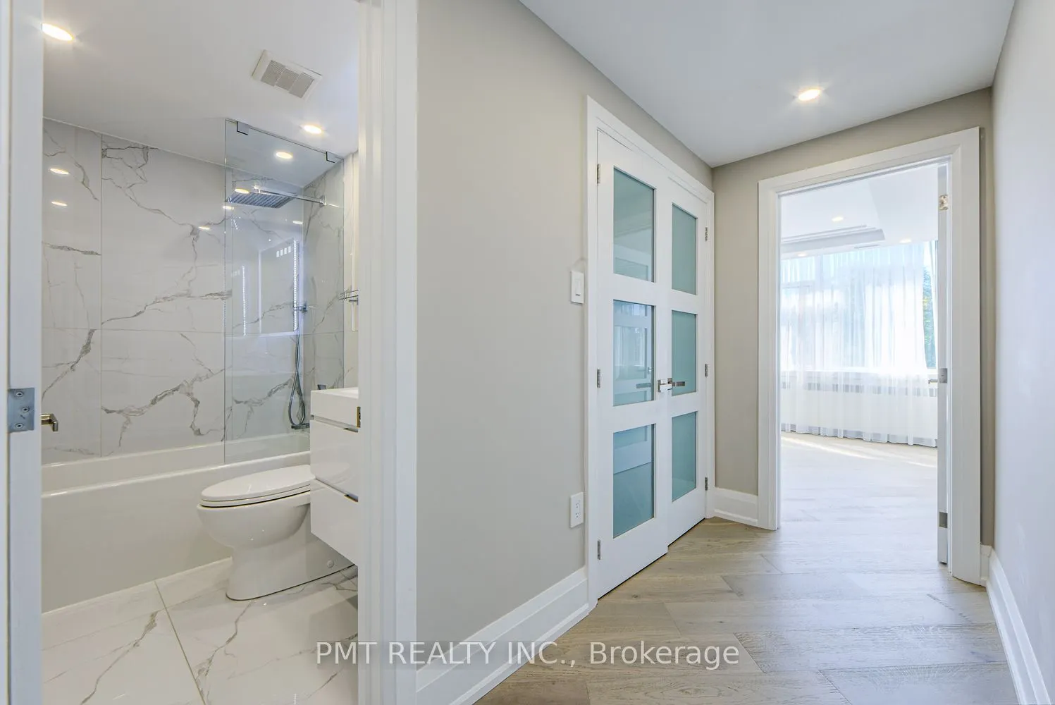 500 Avenue Road, #601