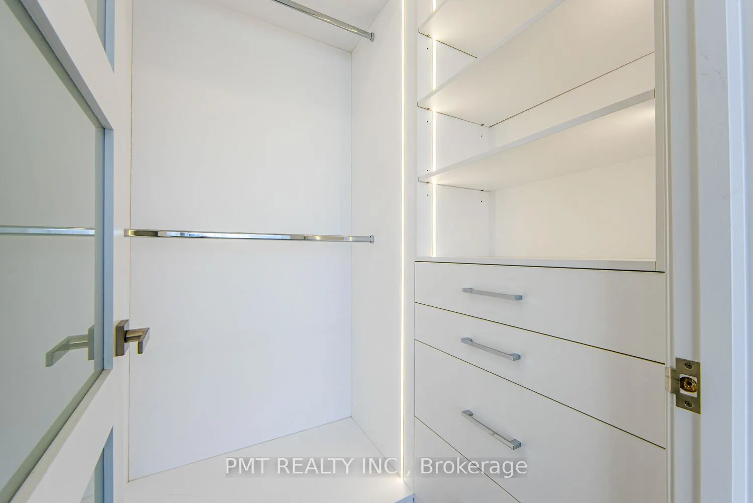 500 Avenue Road, #601