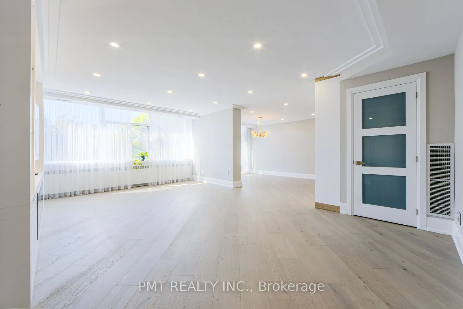 500 Avenue Road, #601