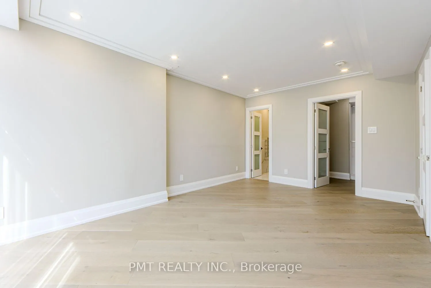 500 Avenue Road, #601