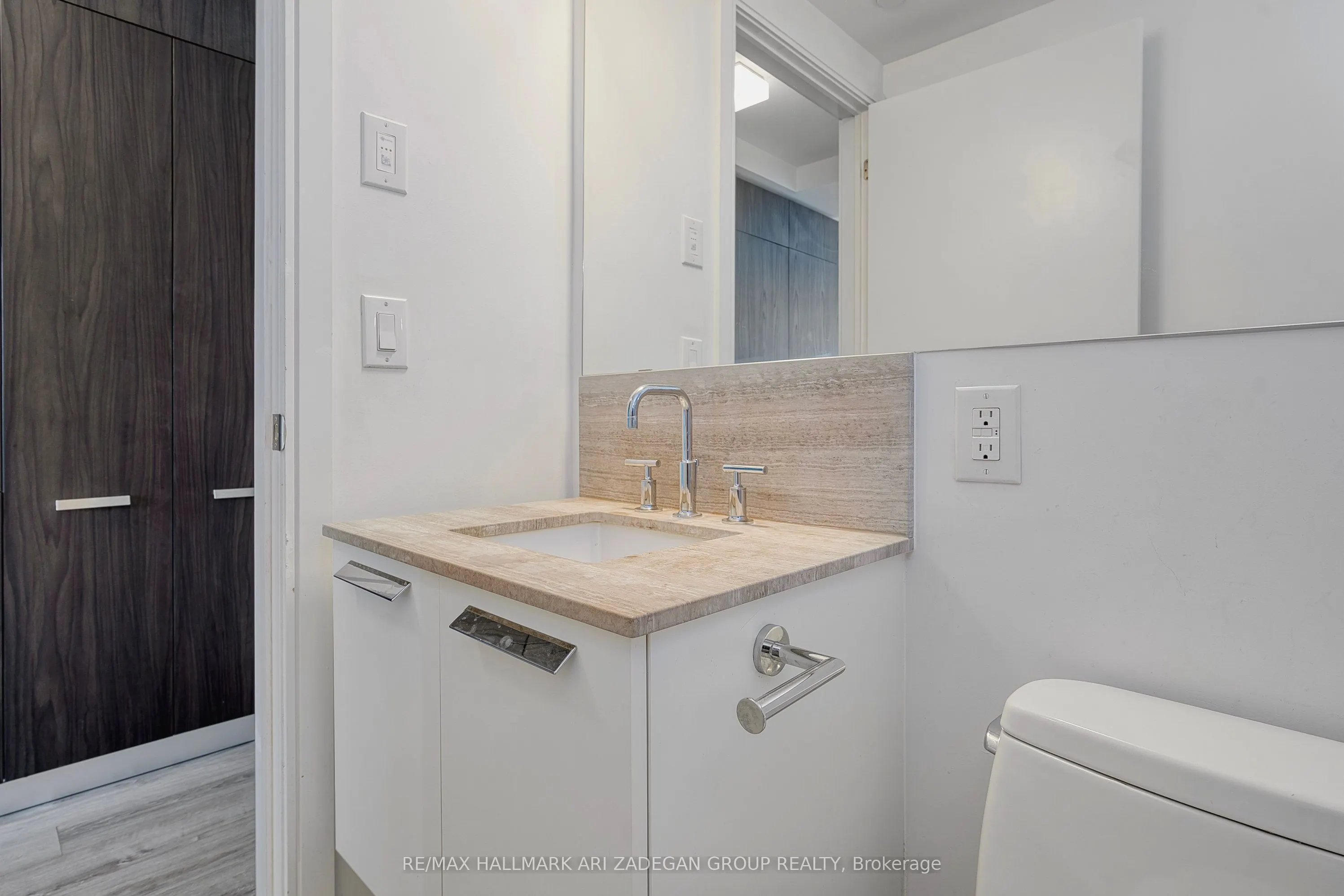 50 Charles Street E, #1415