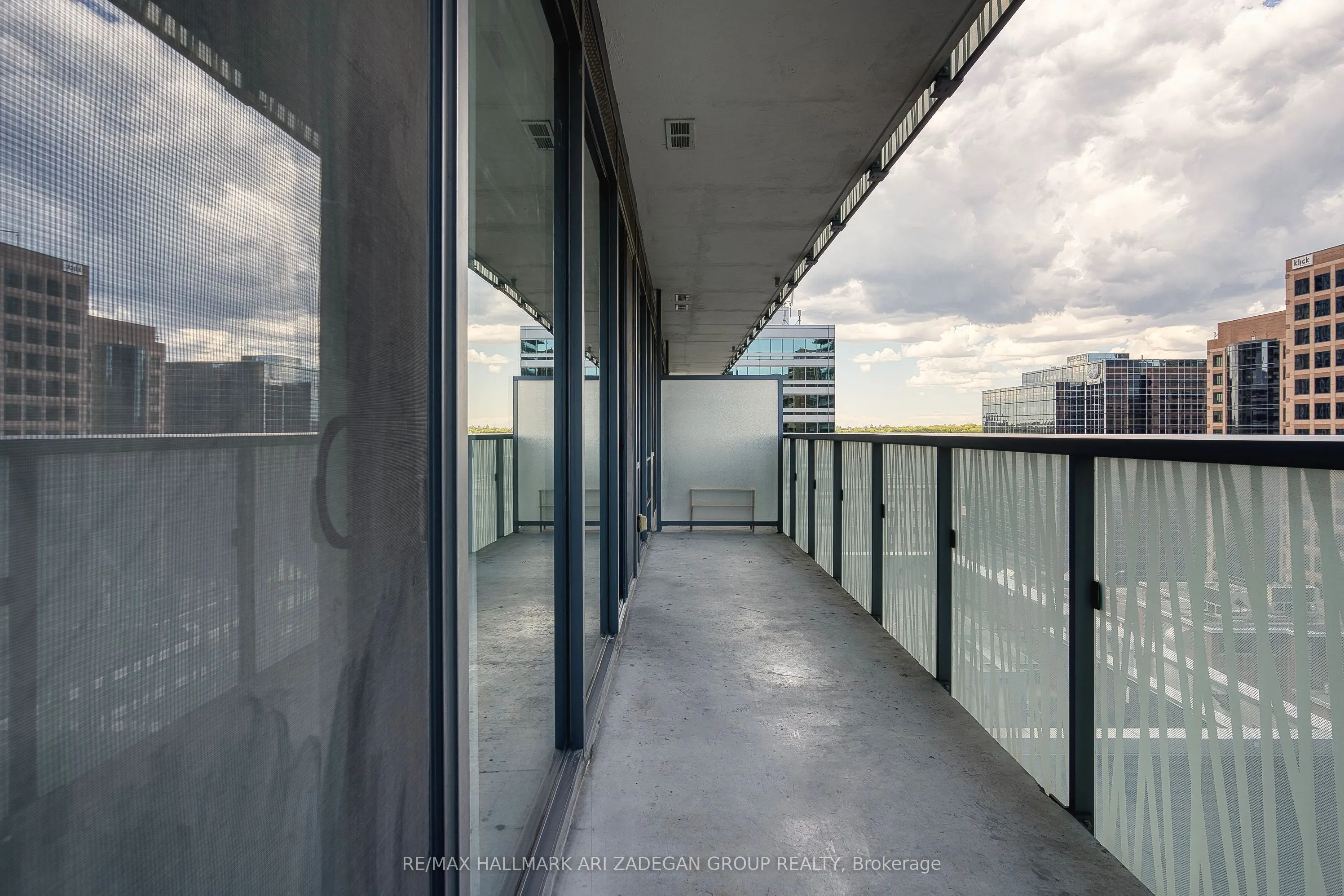 50 Charles Street E, #1415