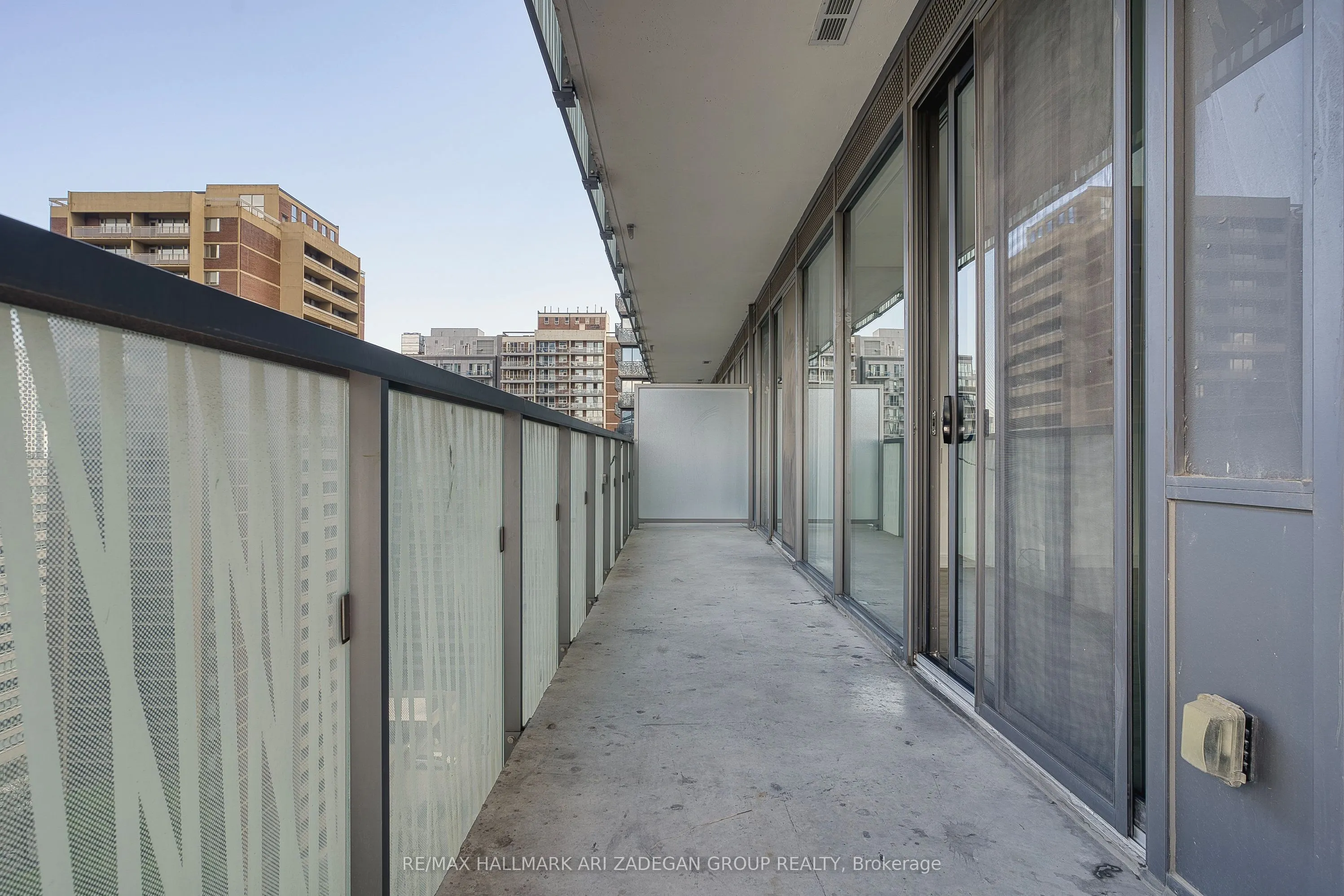 50 Charles Street E, #1415