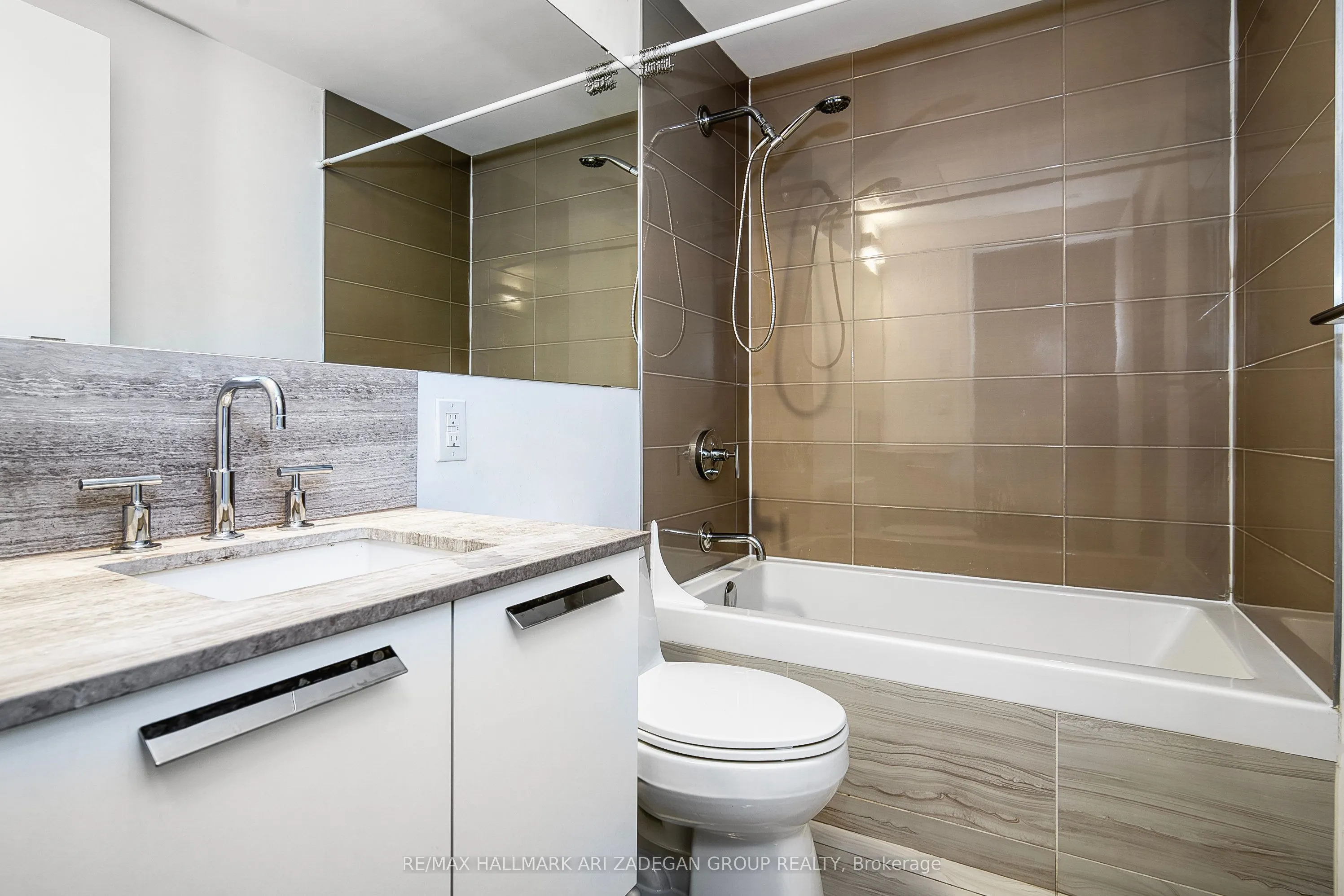 50 Charles Street E, #1415