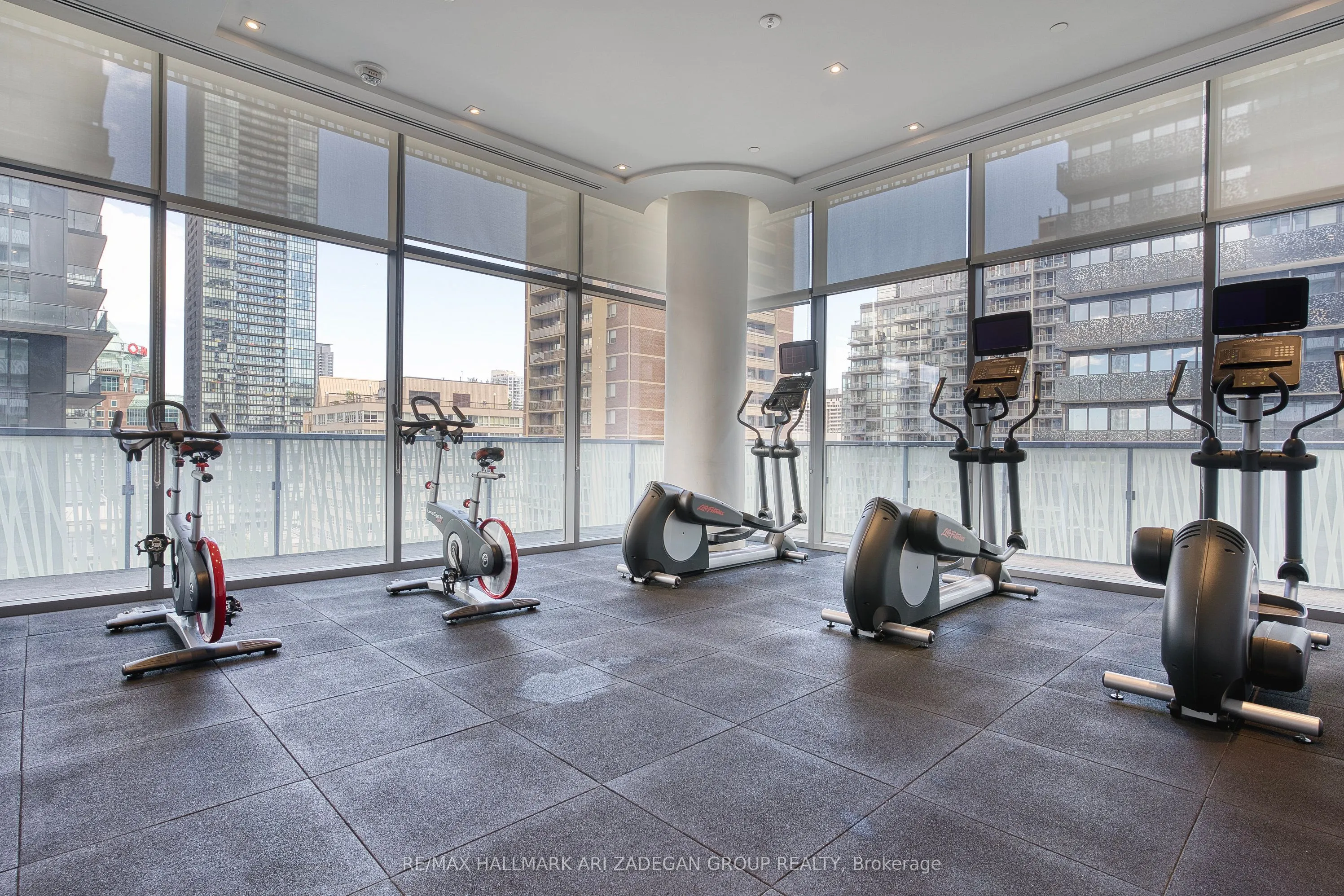 50 Charles Street E, #1415