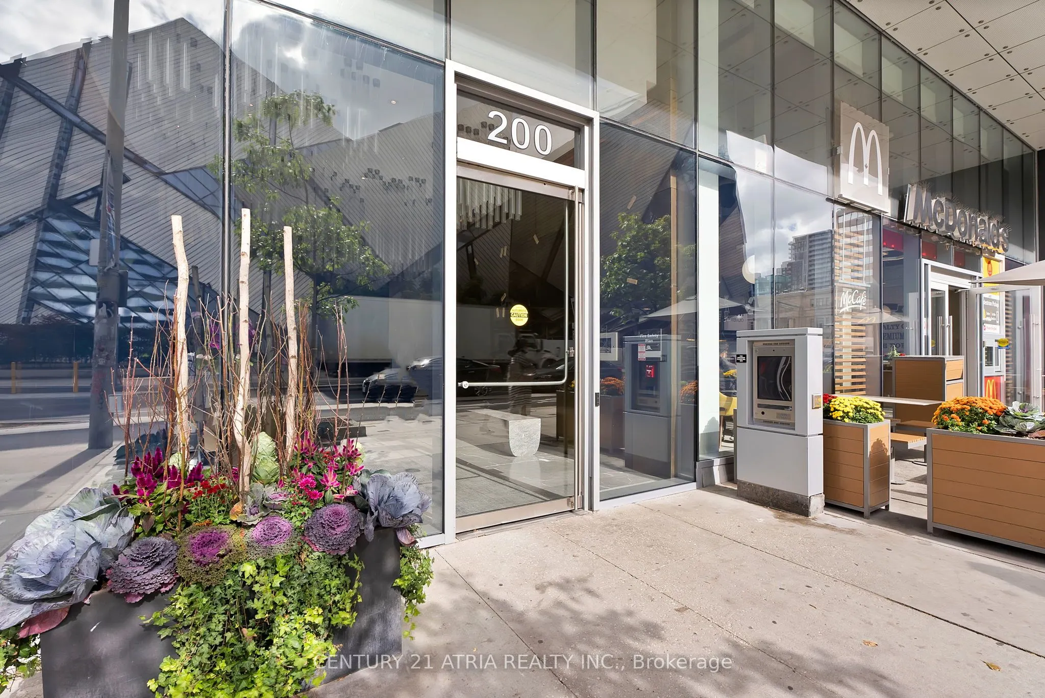 200 Bloor Street W, #3002