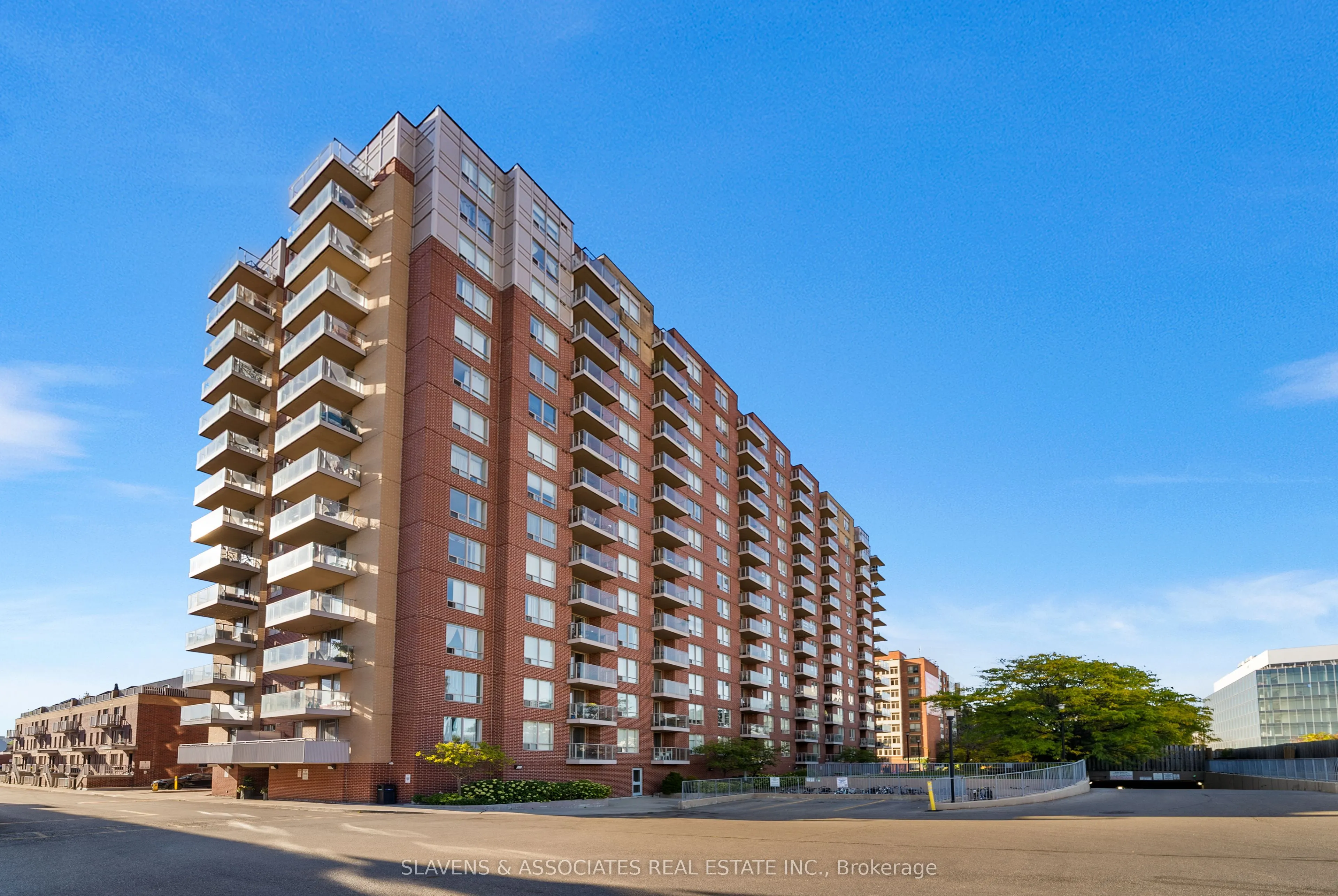 1369 Bloor Street W, #1402