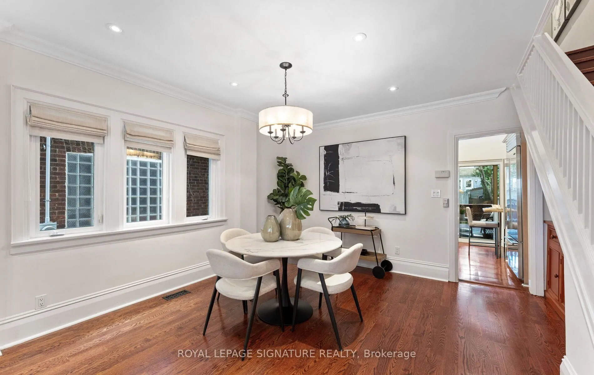 45 Hillsdale Avenue W