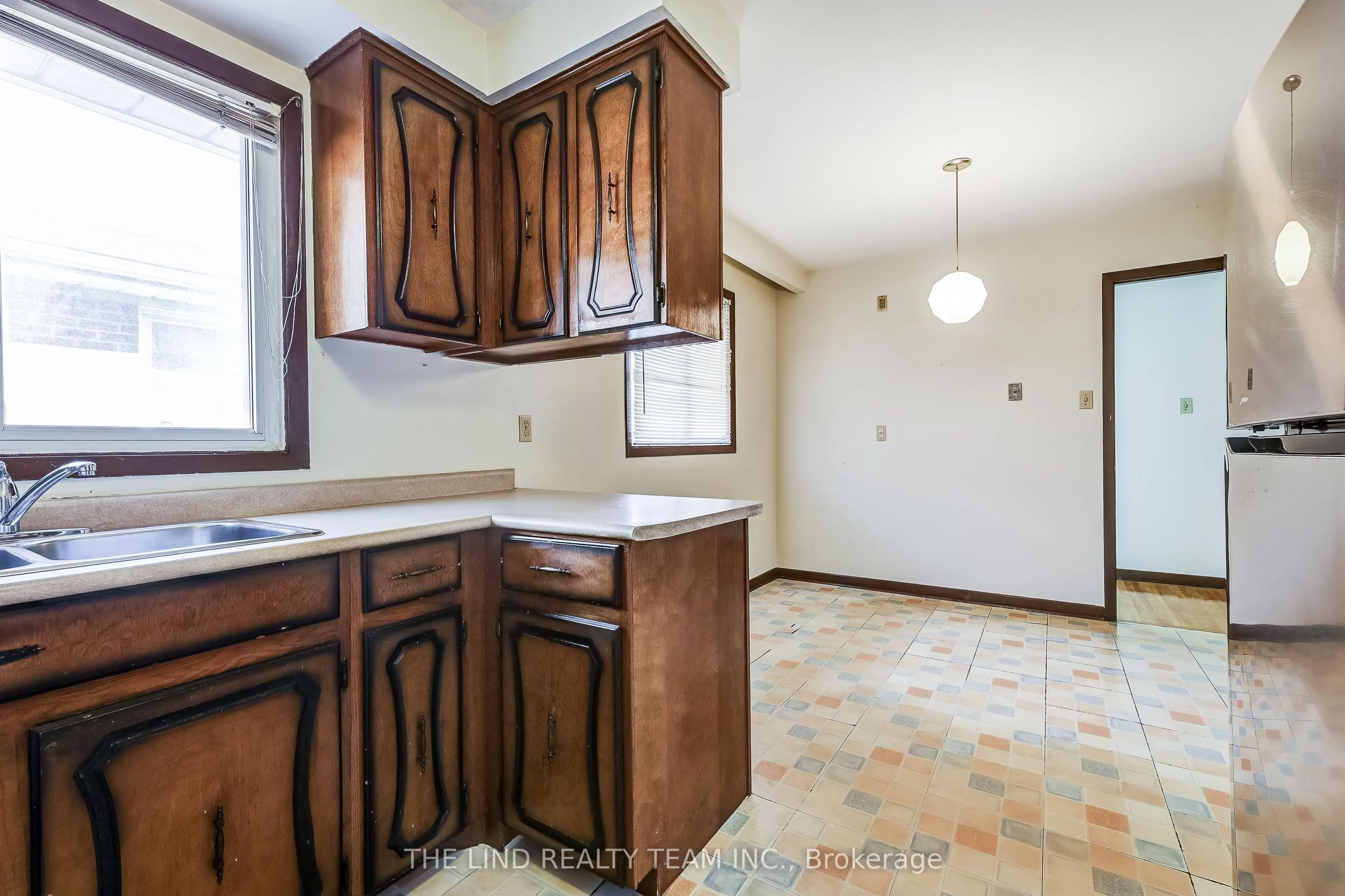 260 Apache Trail