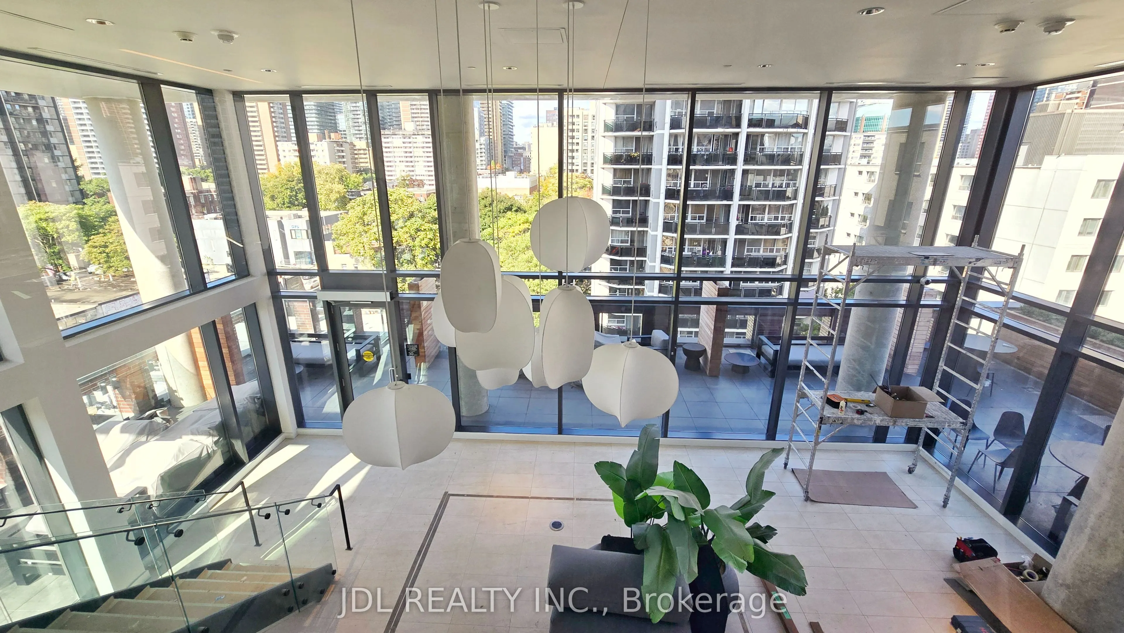 81 Wellesley Street E, #803