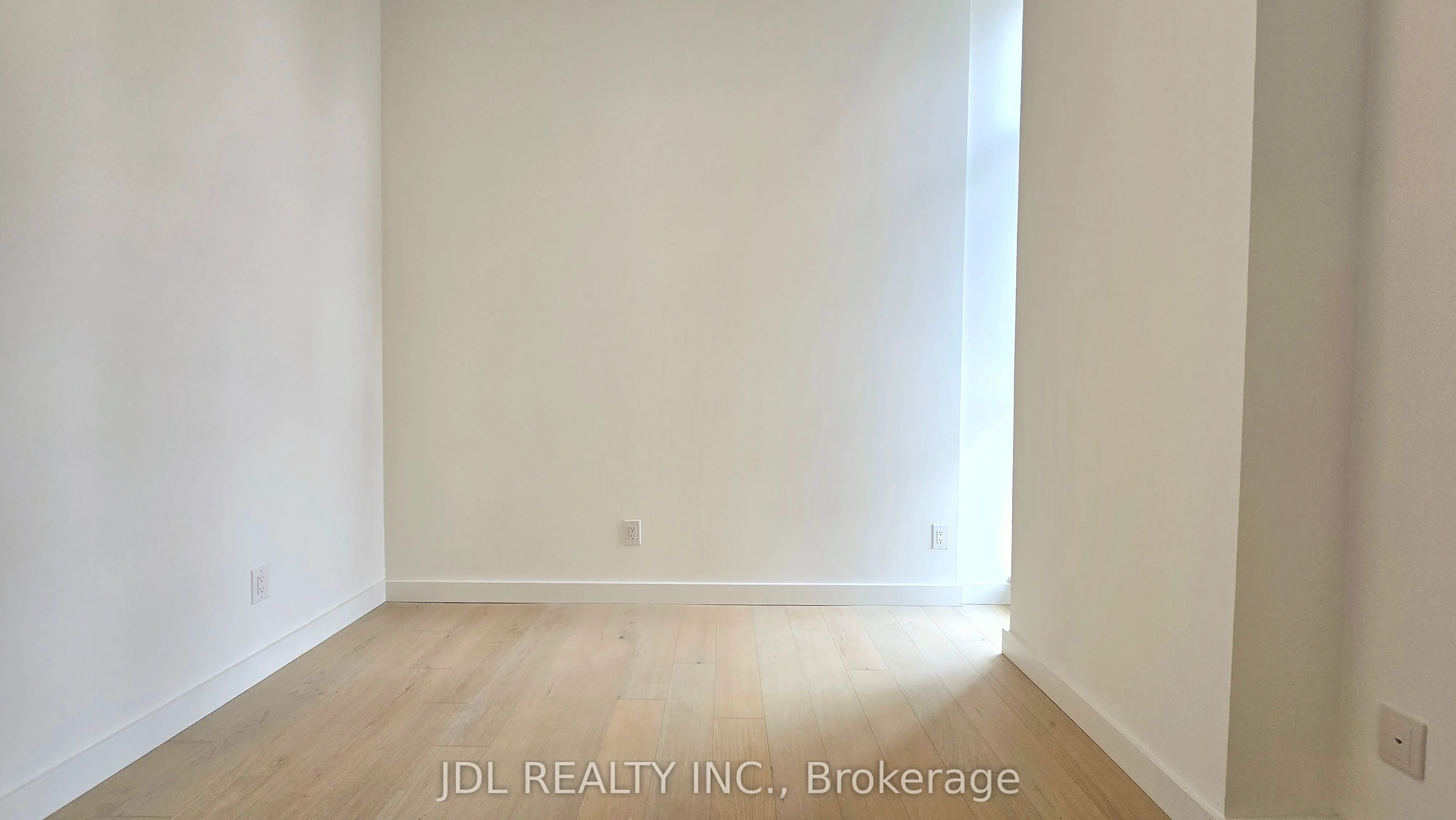 81 Wellesley Street E, #803