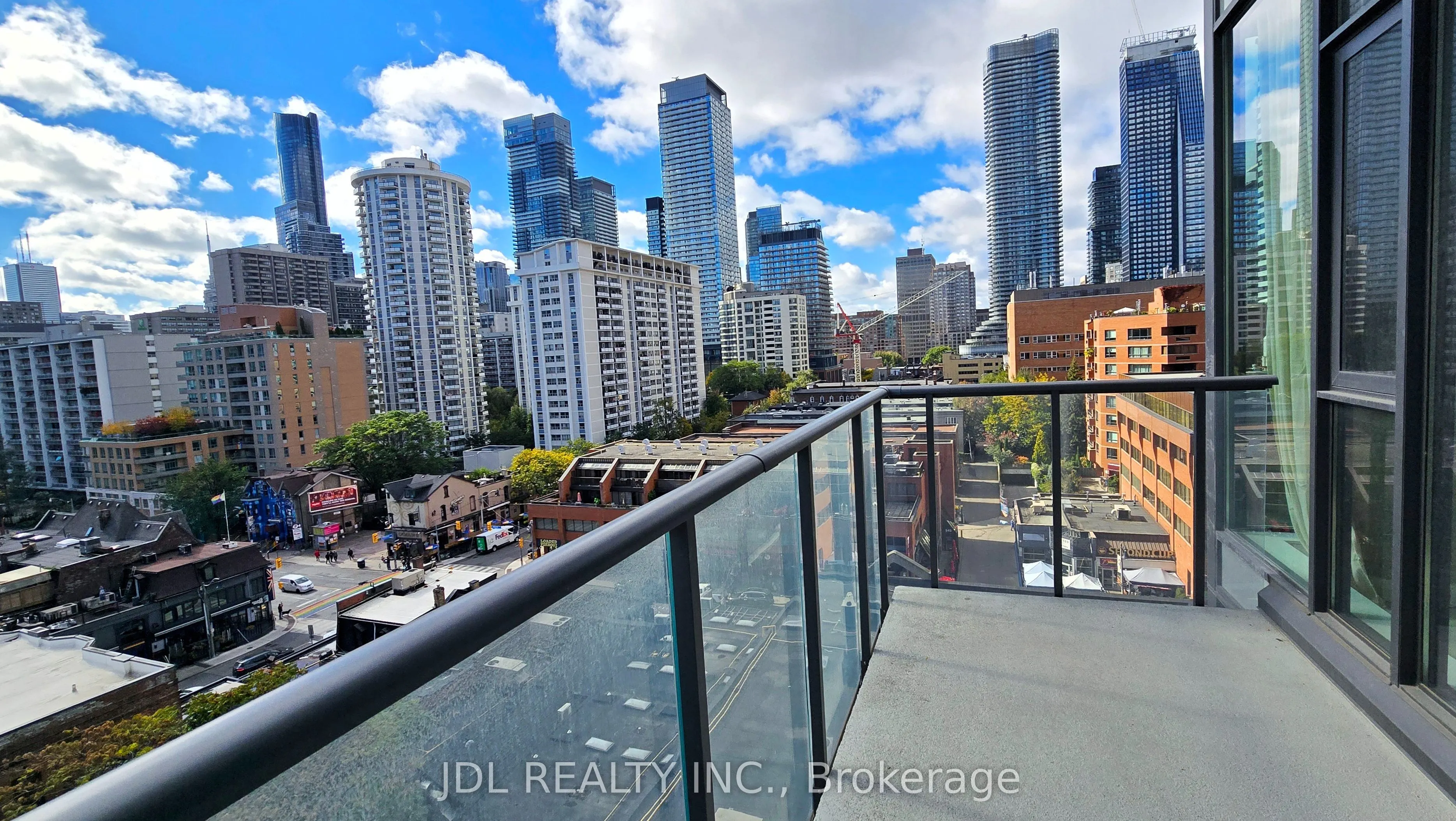 81 Wellesley Street E, #803
