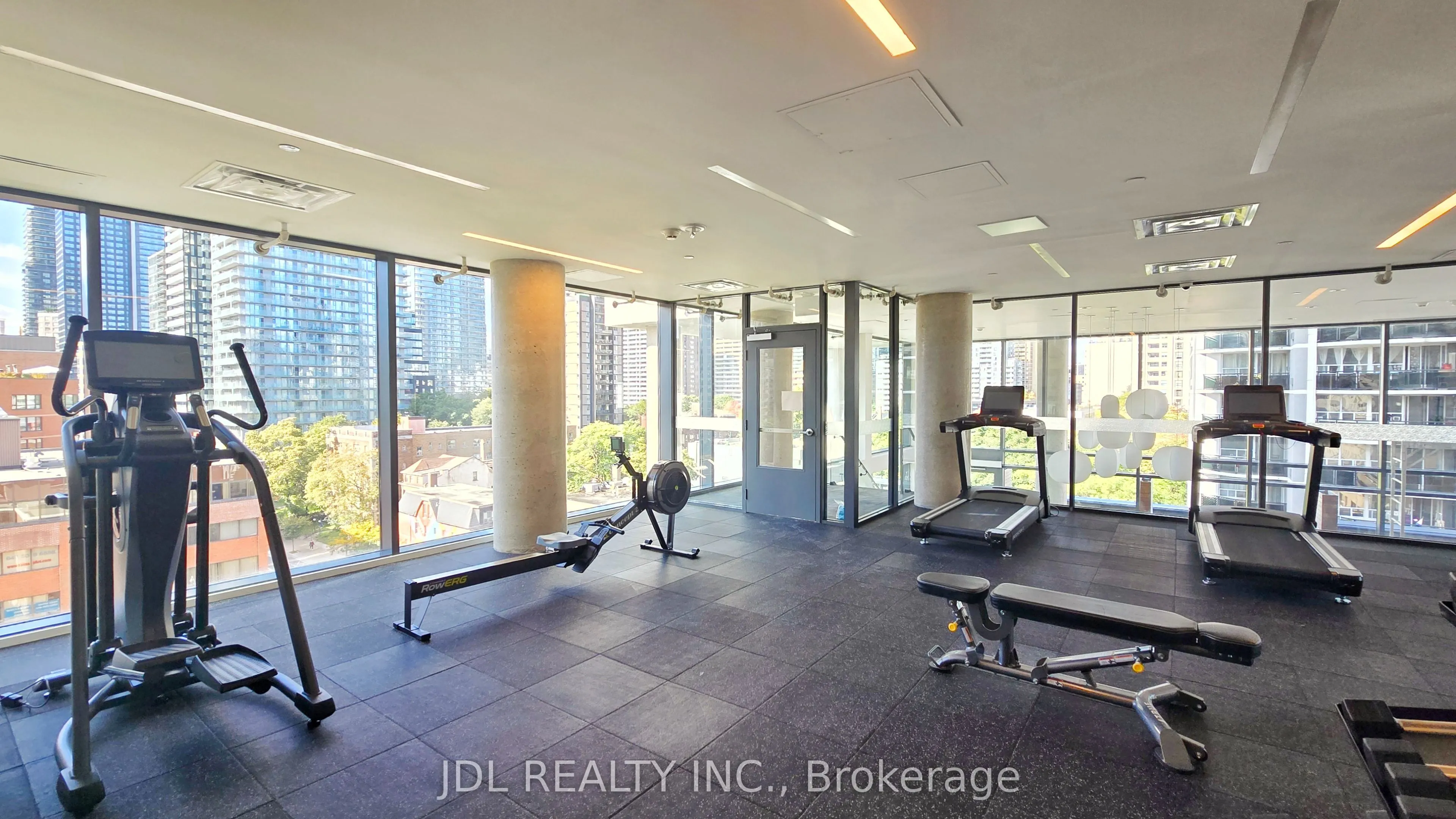 81 Wellesley Street E, #803