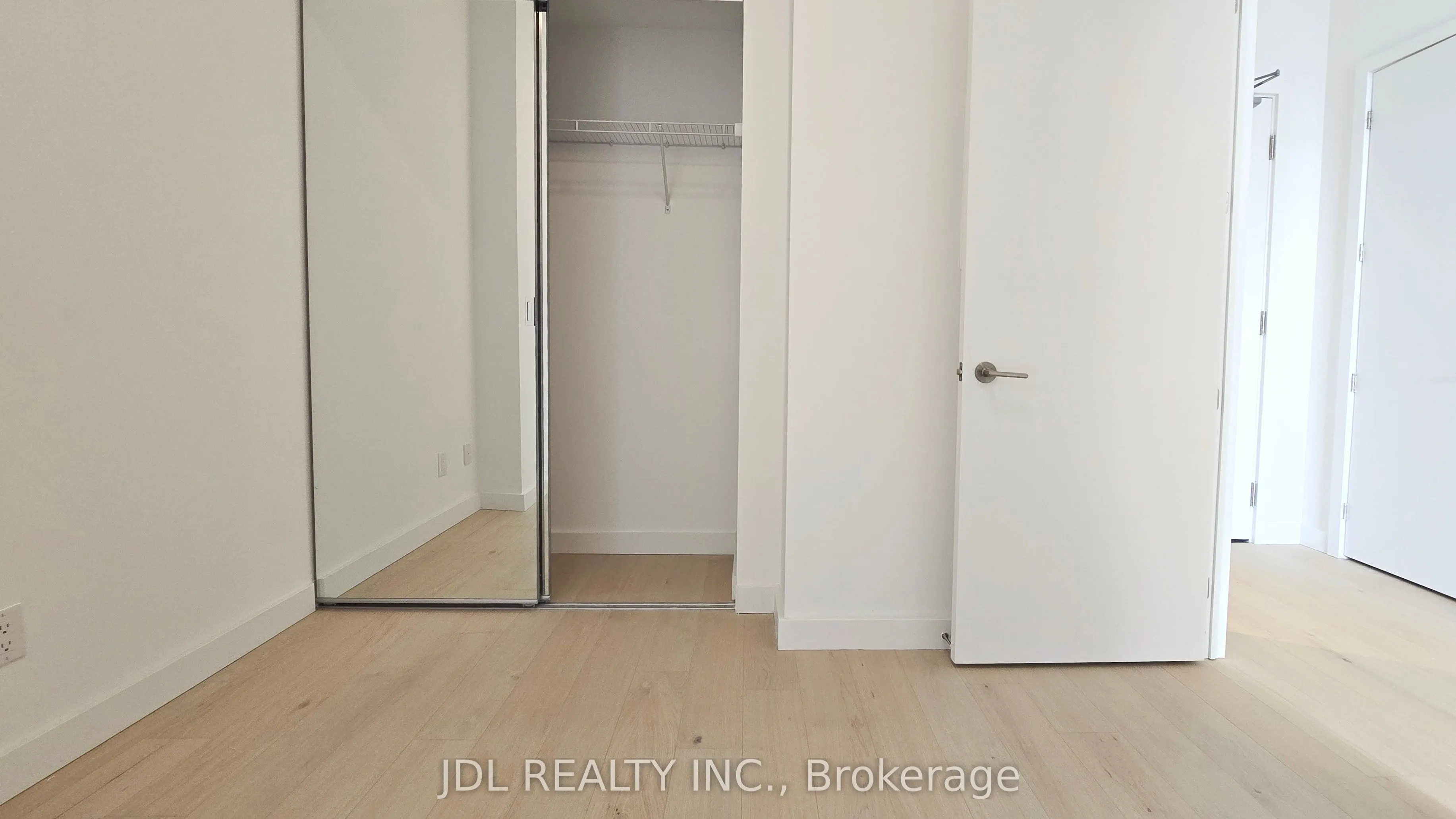 81 Wellesley Street E, #803