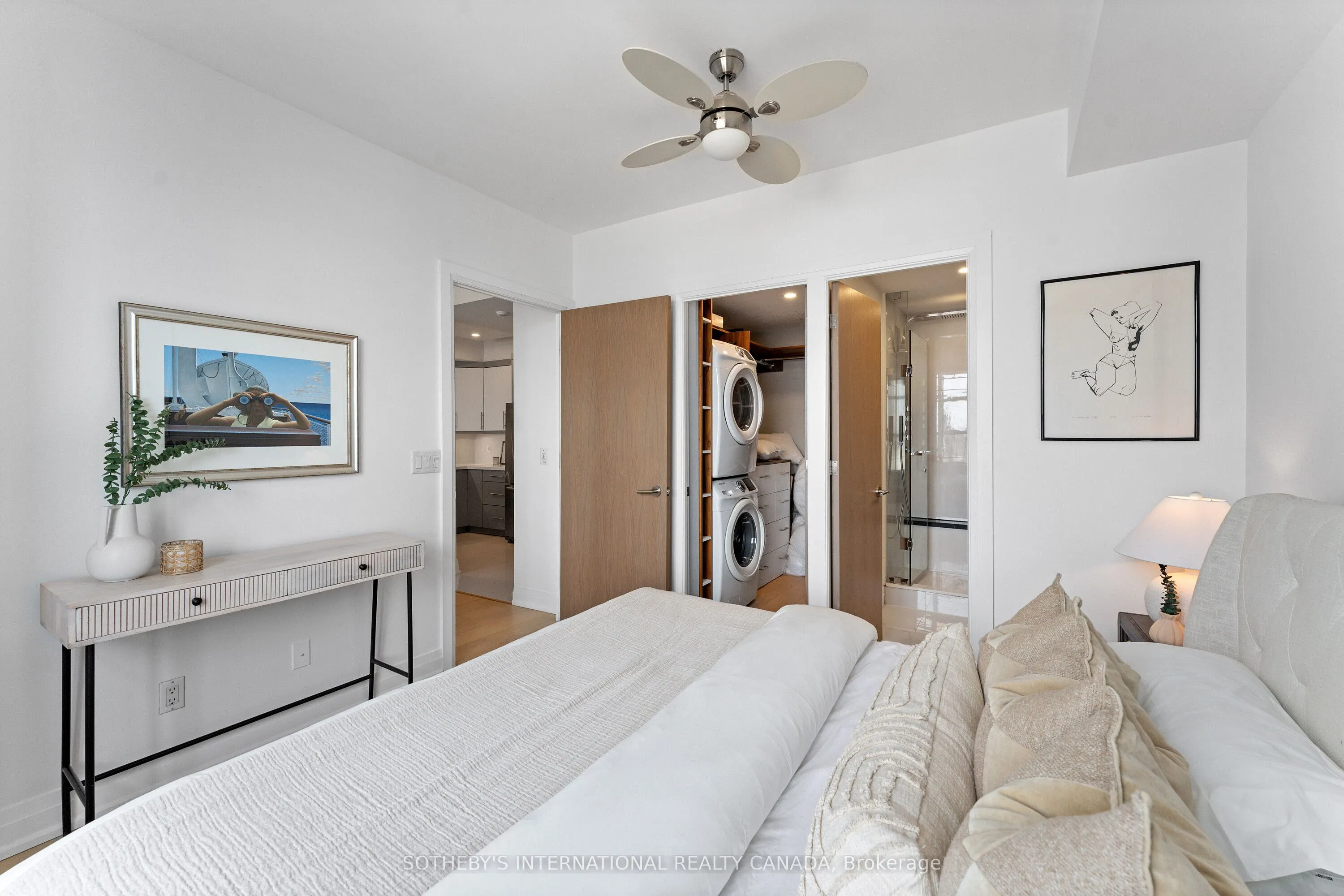 438 Richmond Street W, #1406