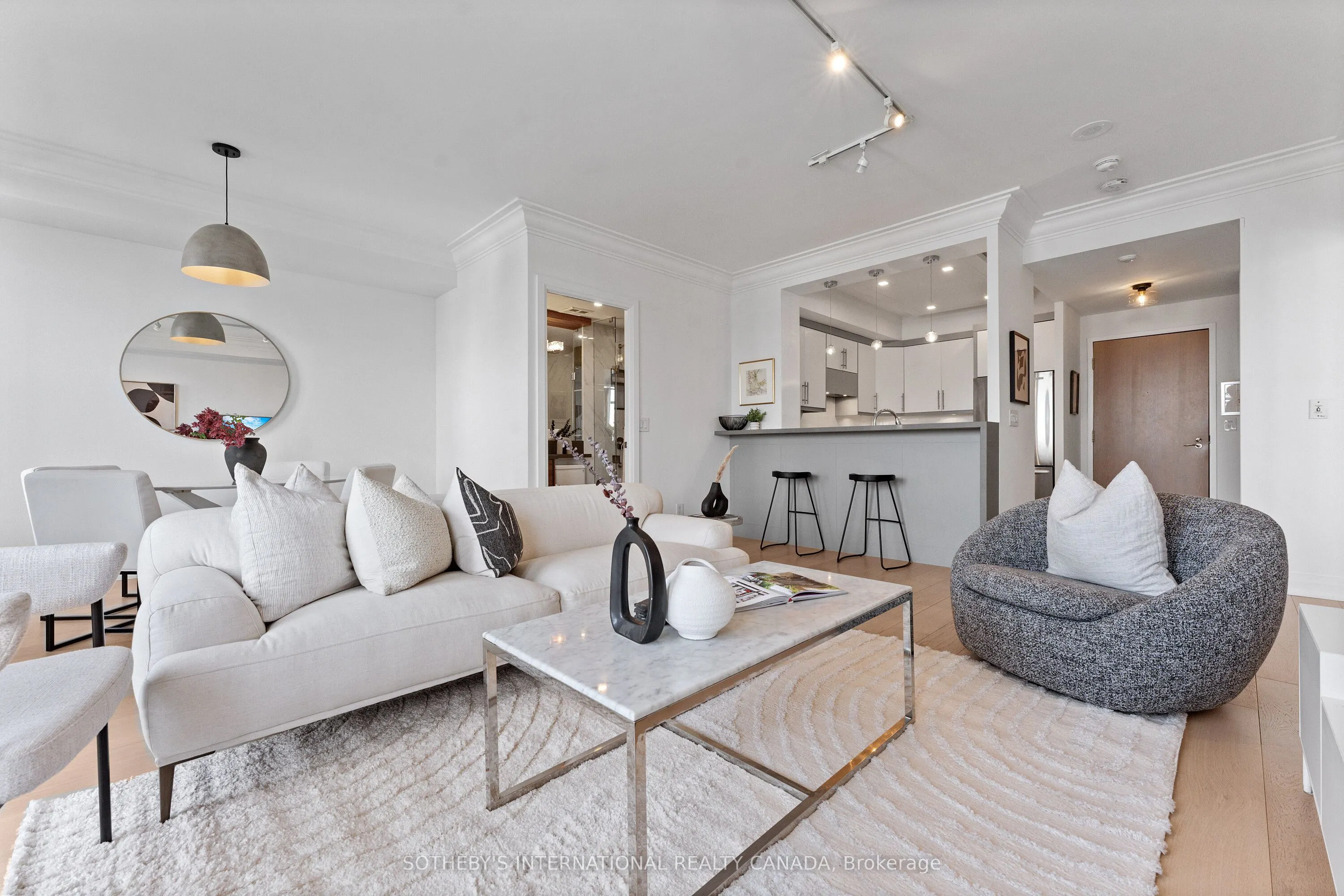 438 Richmond Street W, #1406