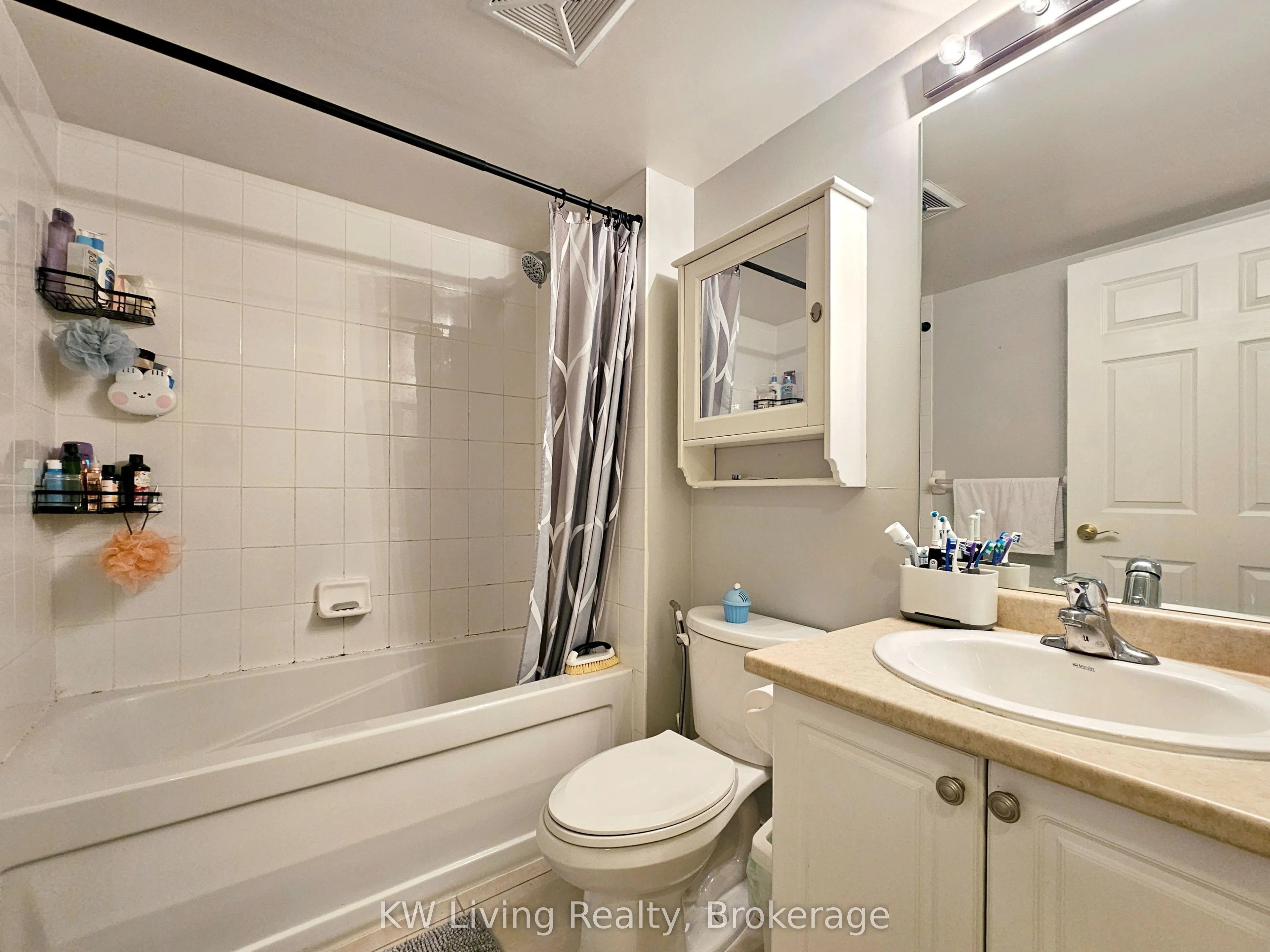 51 Lower Simcoe Street, #526