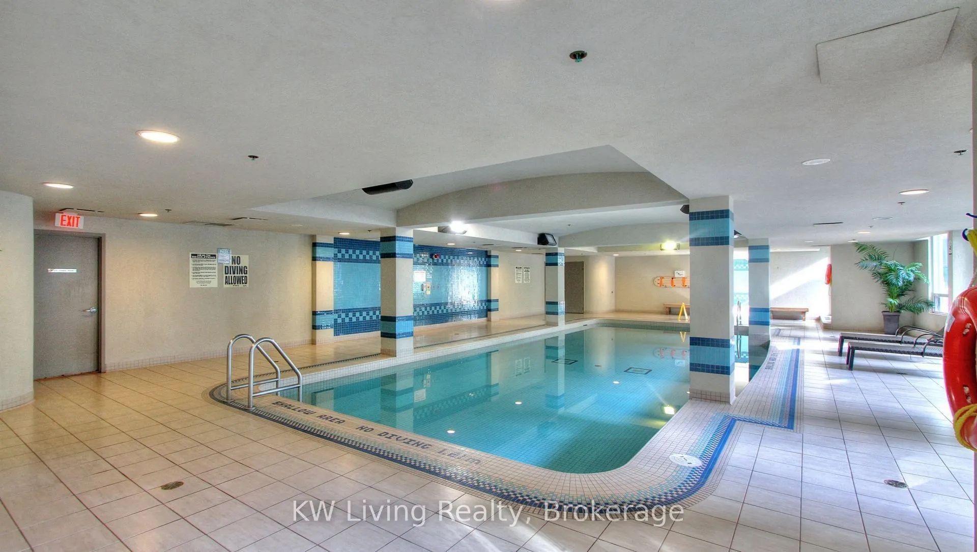 51 Lower Simcoe Street, #526