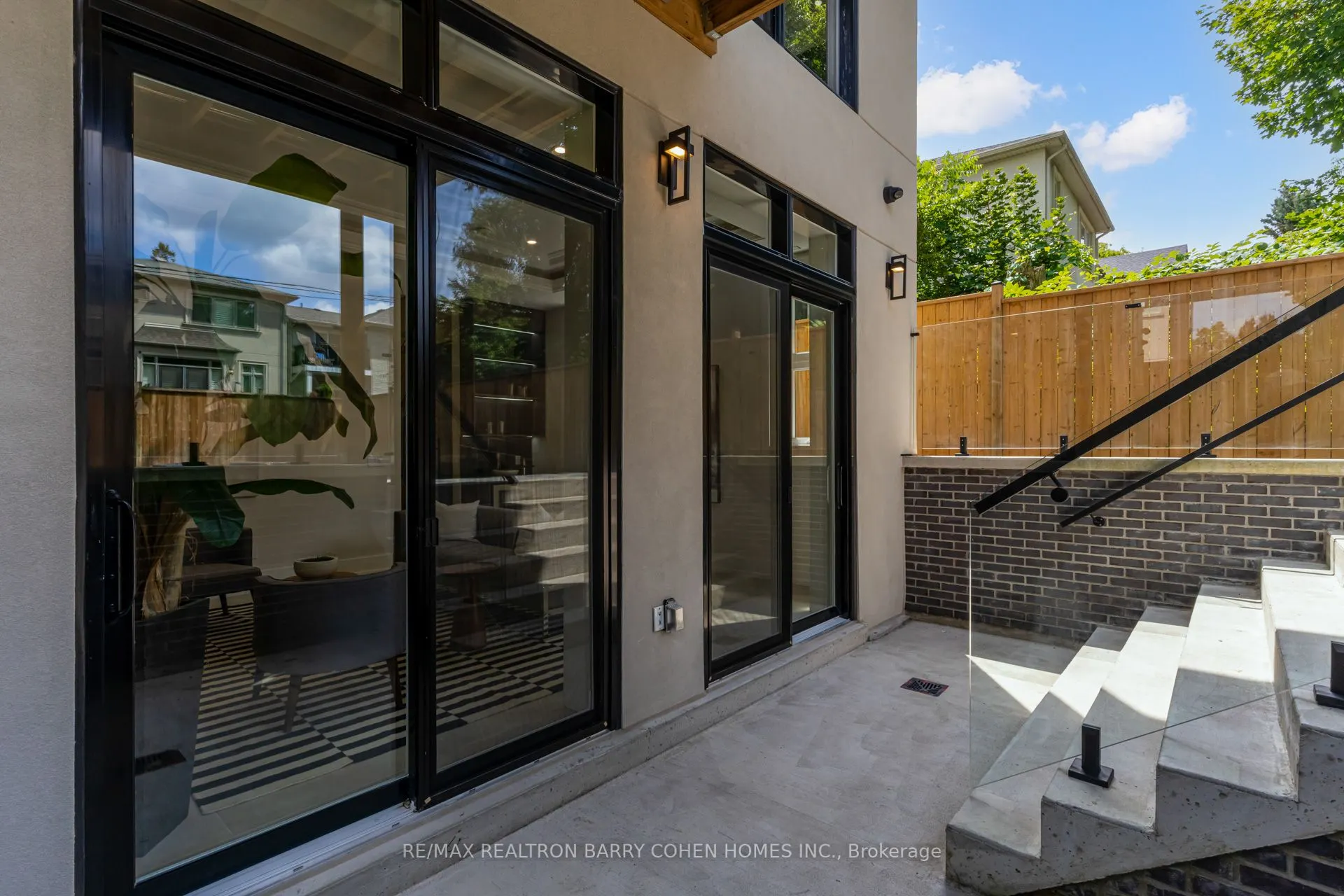 594 Broadway Avenue