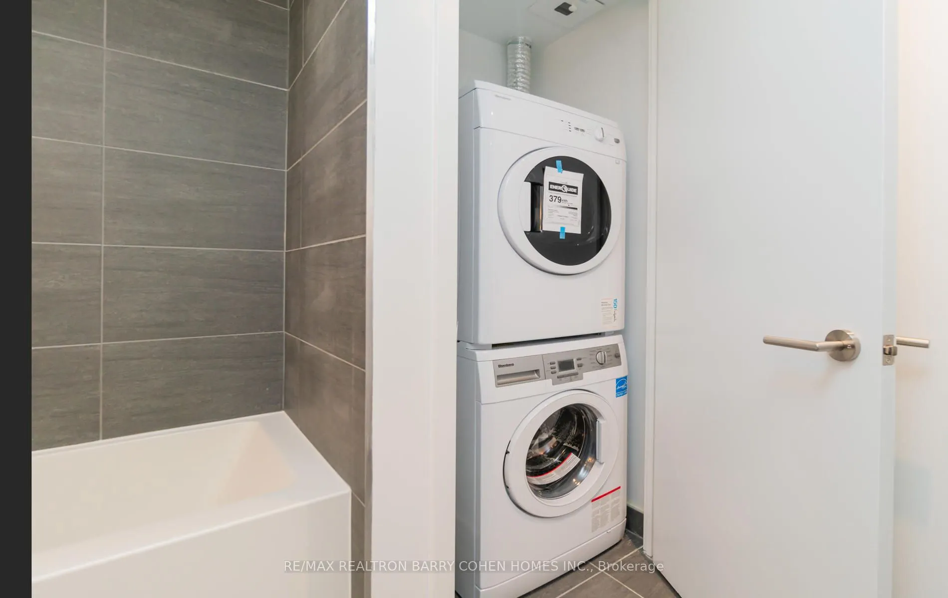 161 Roehampton Avenue, #1807
