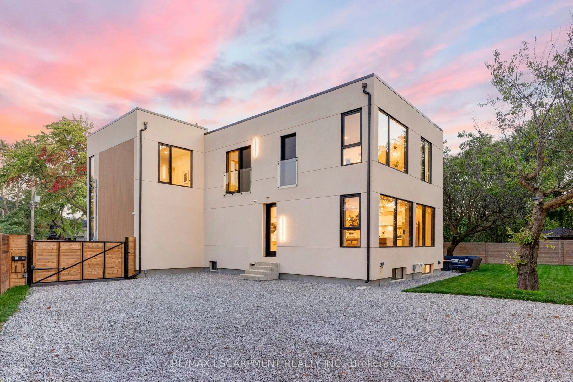 28 Dunsmore Gardens