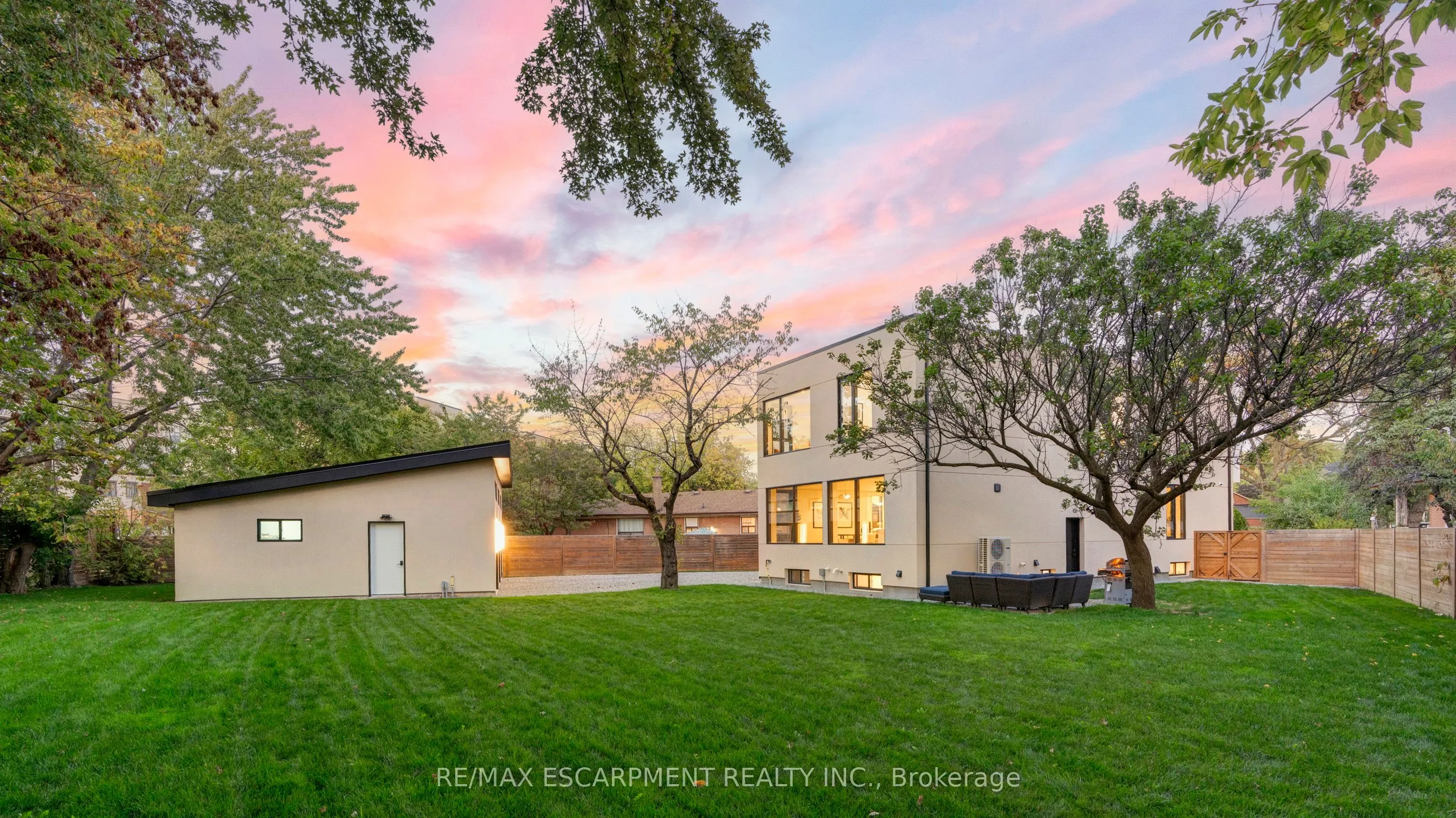 28 Dunsmore Gardens